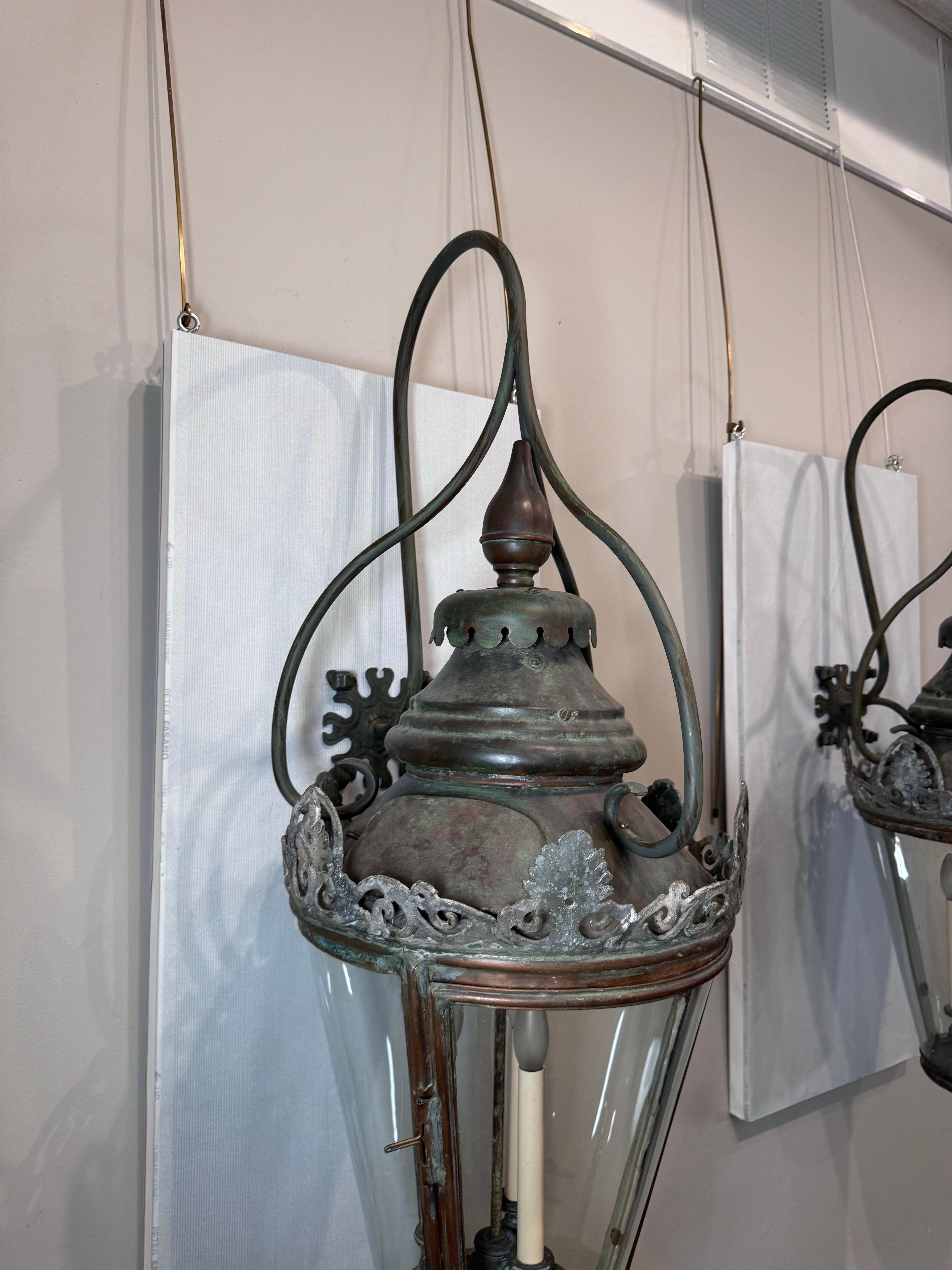 A pair of 19th Century Street lanterns en vente 2