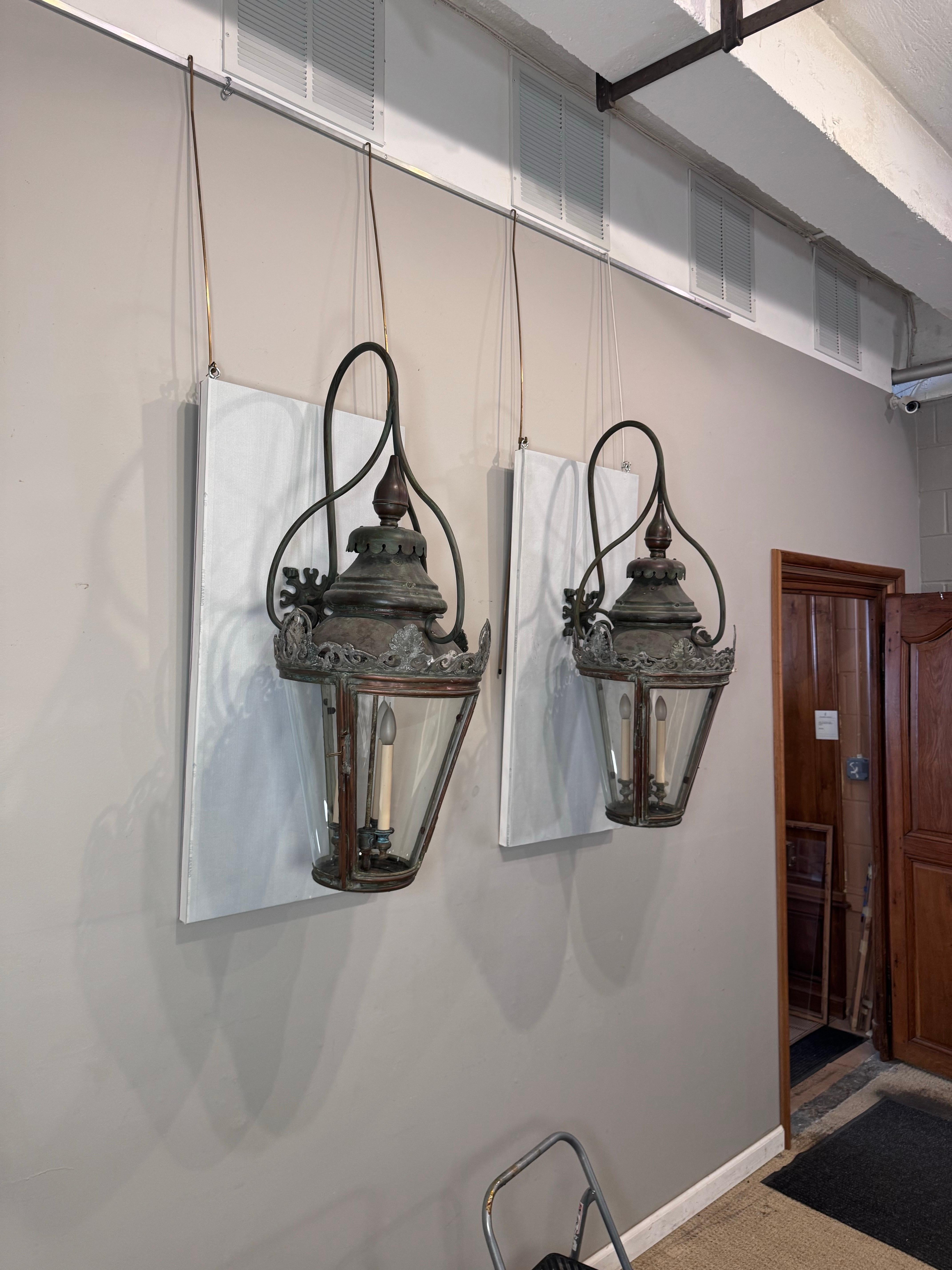 A pair of 19th Century Street lanterns en vente 3