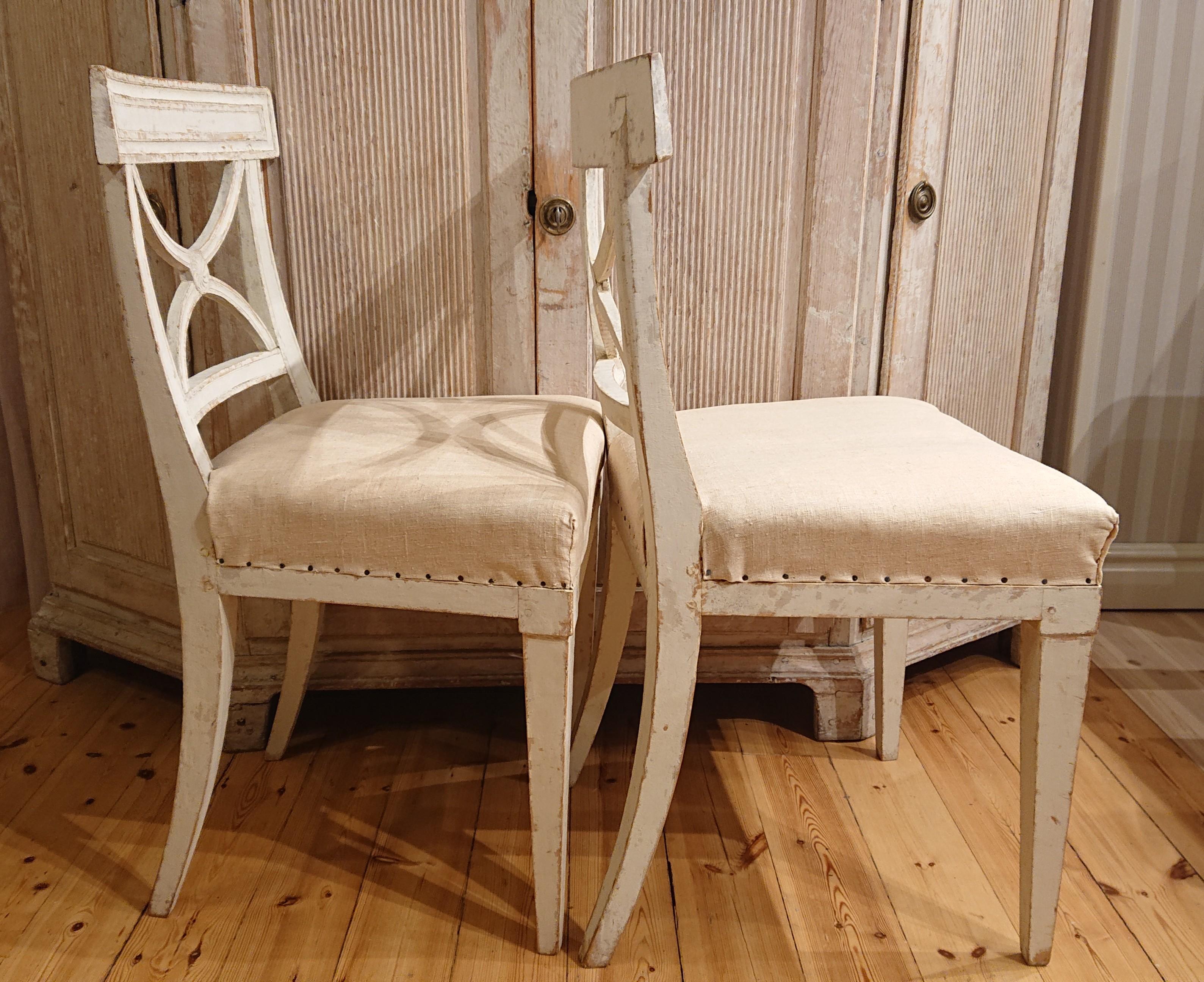 Pair of 19th Century Swedish Gustavian Bellman Chairs with Original Paint 10