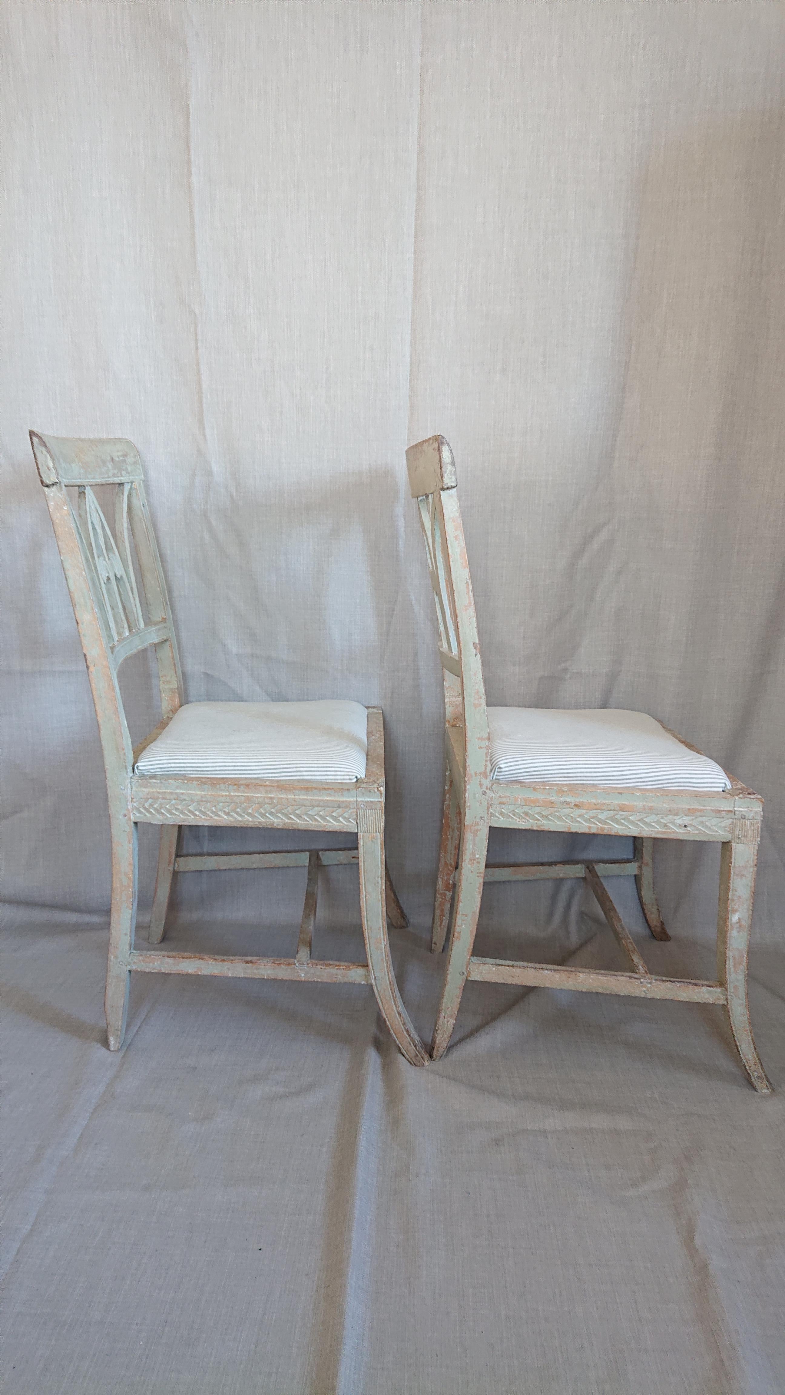 Pair of 19th Century Swedish Gustavian Chairs with Originalpaint For Sale 6