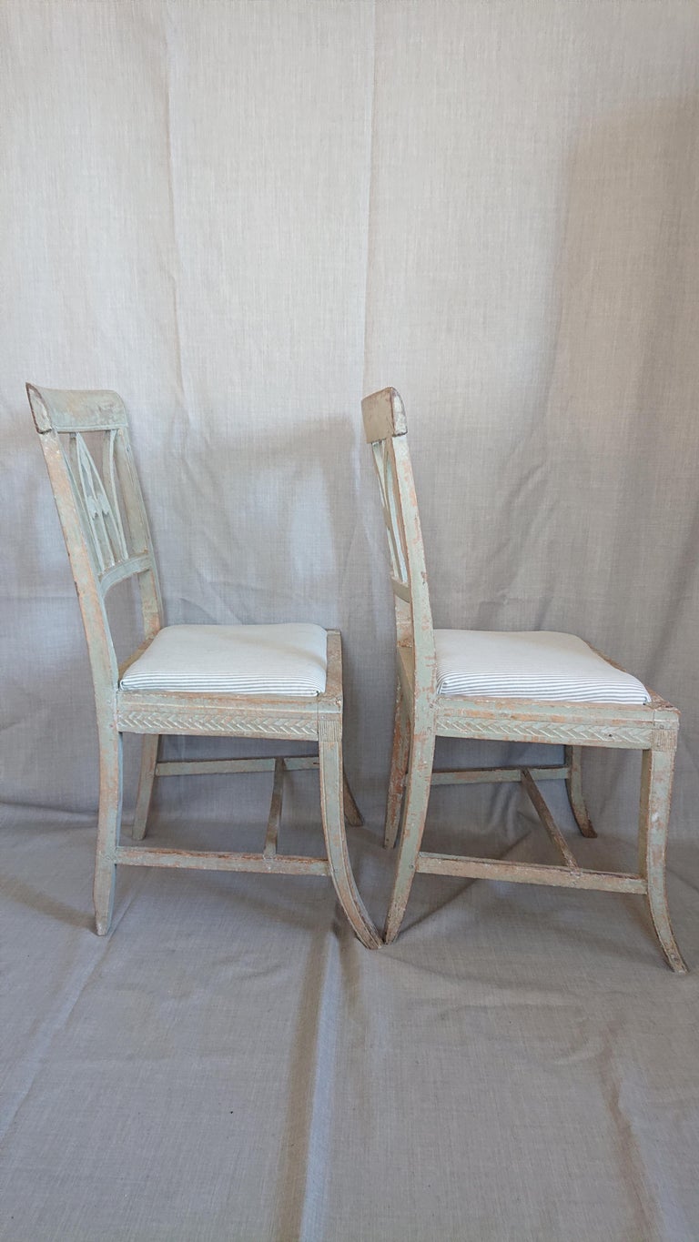 Pair of 19th Century Swedish Gustavian Chairs with Originalpaint For Sale 6