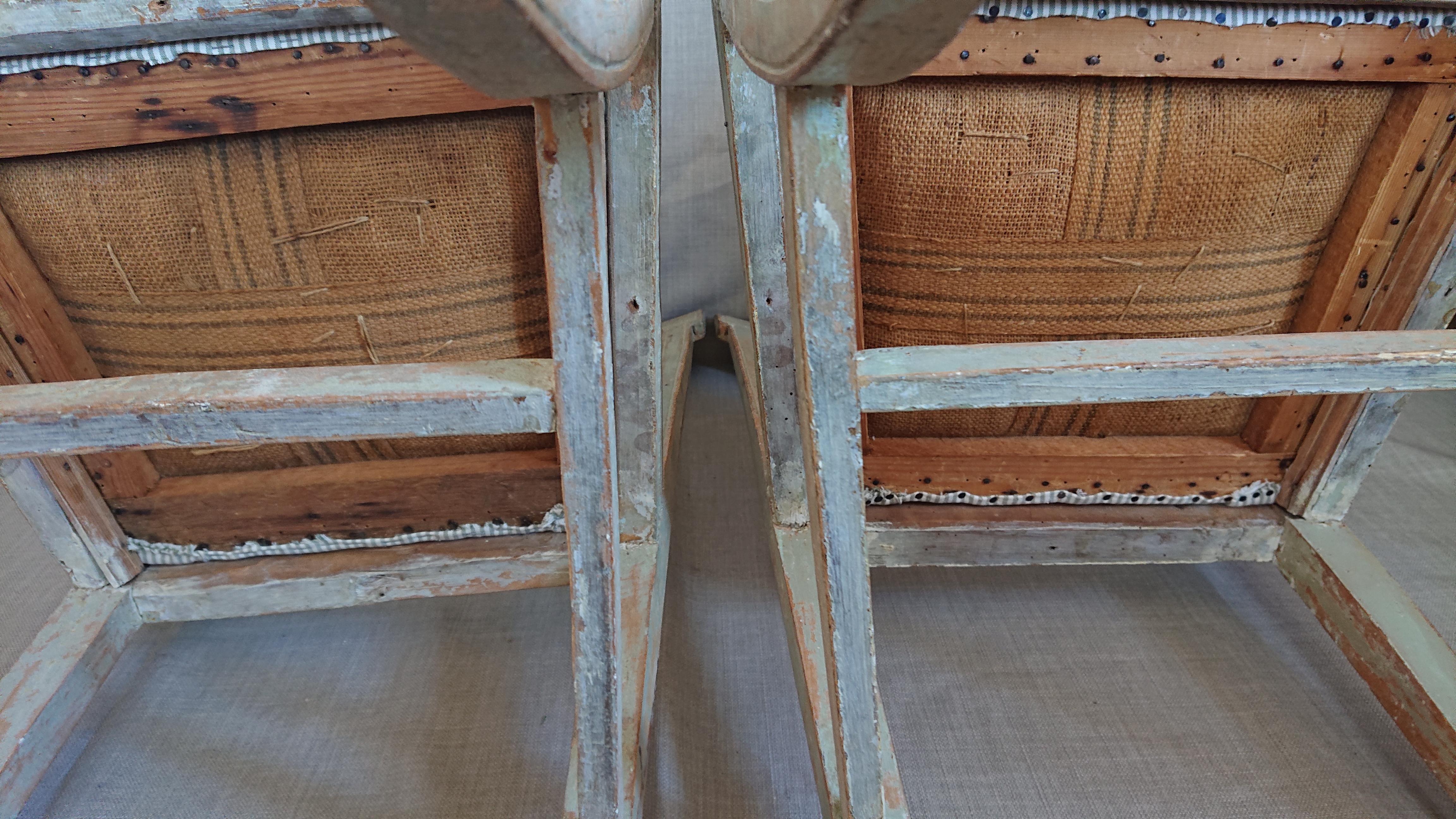 Schwedische Gustavianische Stühle des 19. Jahrhunderts mit Originallackierung, Paar im Angebot 10