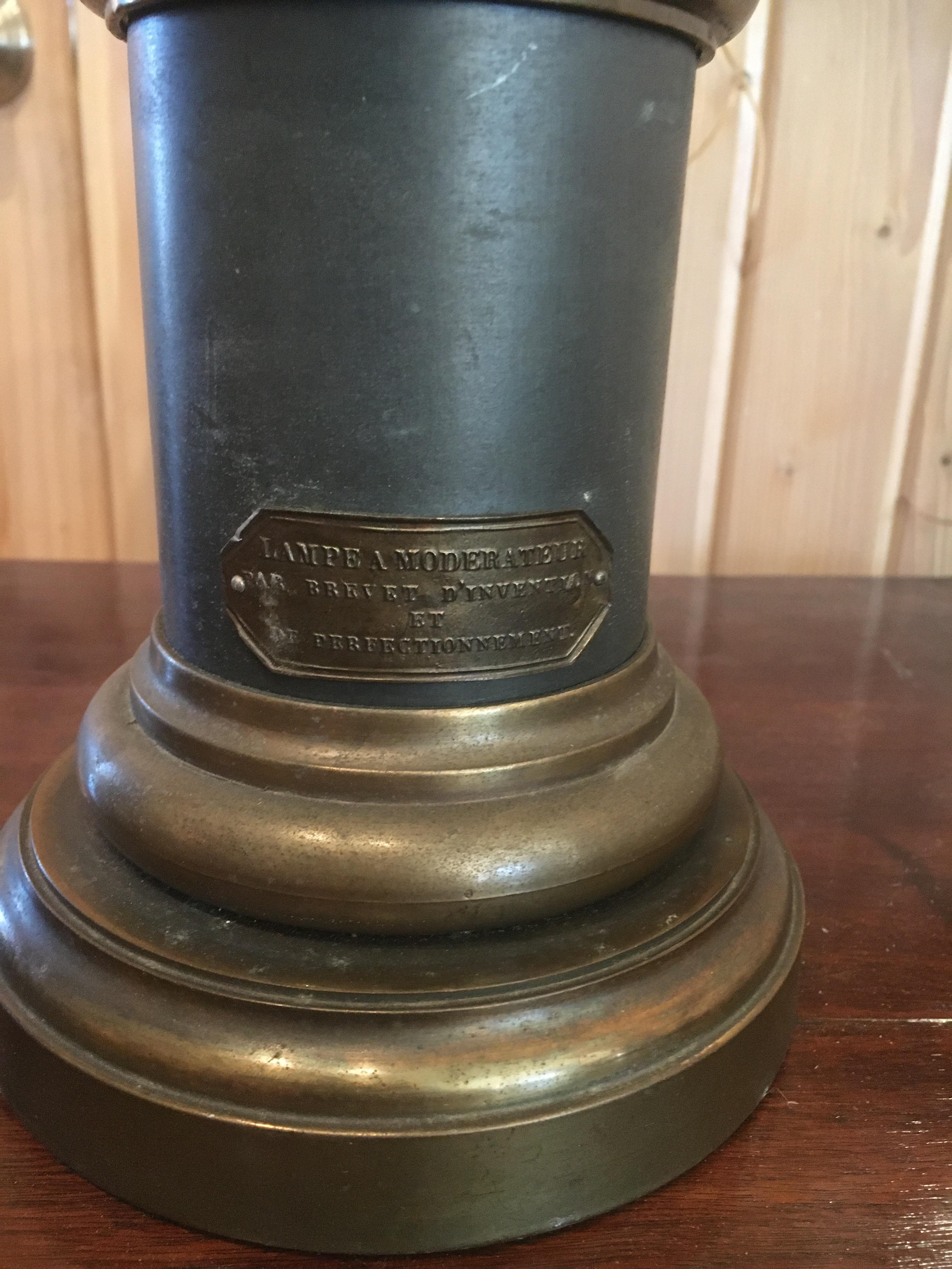 Zwei zweifarbige Tischlampen aus dem 19. Jahrhundert:: die leicht in einen Seidenschirm umgewandelt werden können im Zustand „Gut“ im Angebot in Buchanan, MI