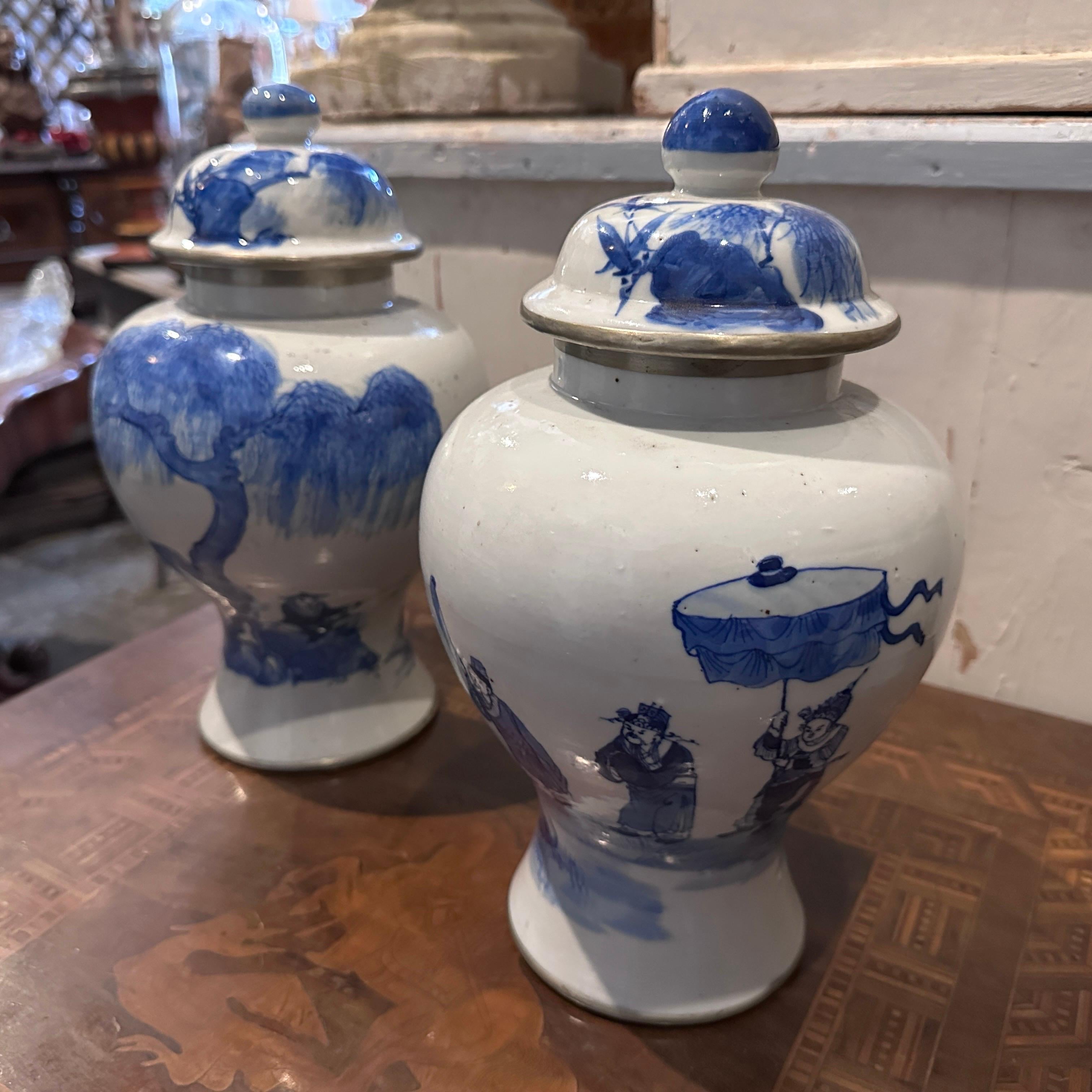 Pair of 19th Century White and Blue Porcelain Chinese Ginger Jars 8