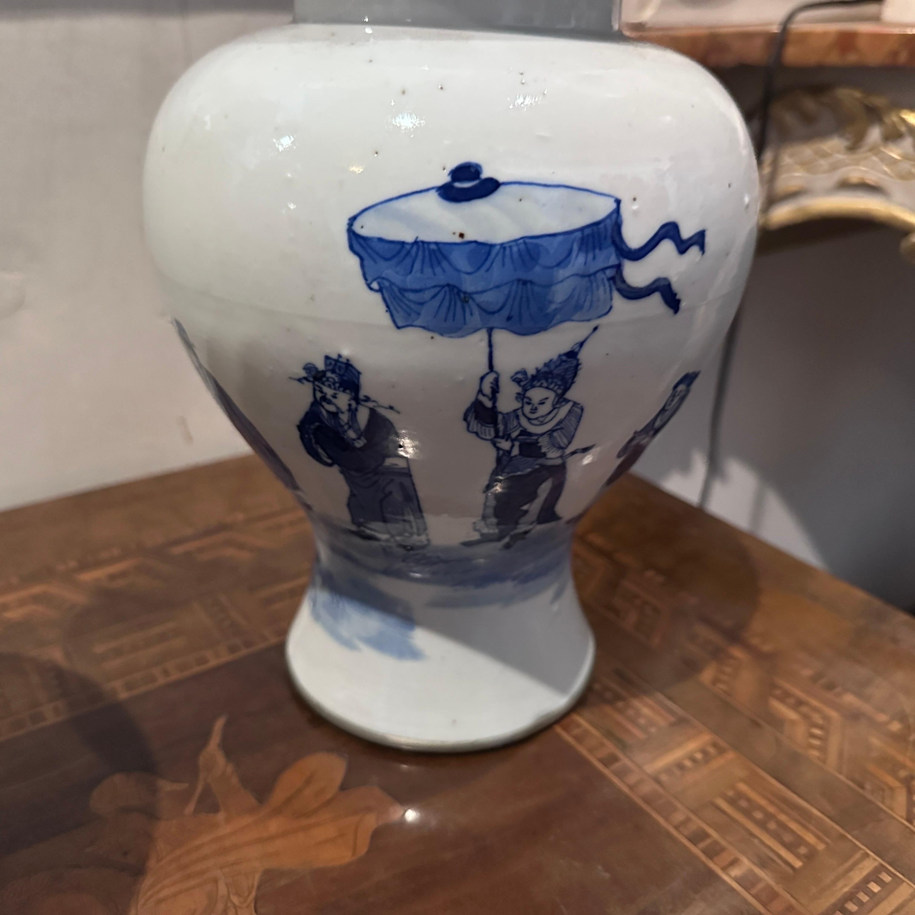 Pair of 19th Century White and Blue Porcelain Chinese Ginger Jars 3