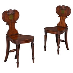 Paire de chaises William Halle Shield du 19e siècle