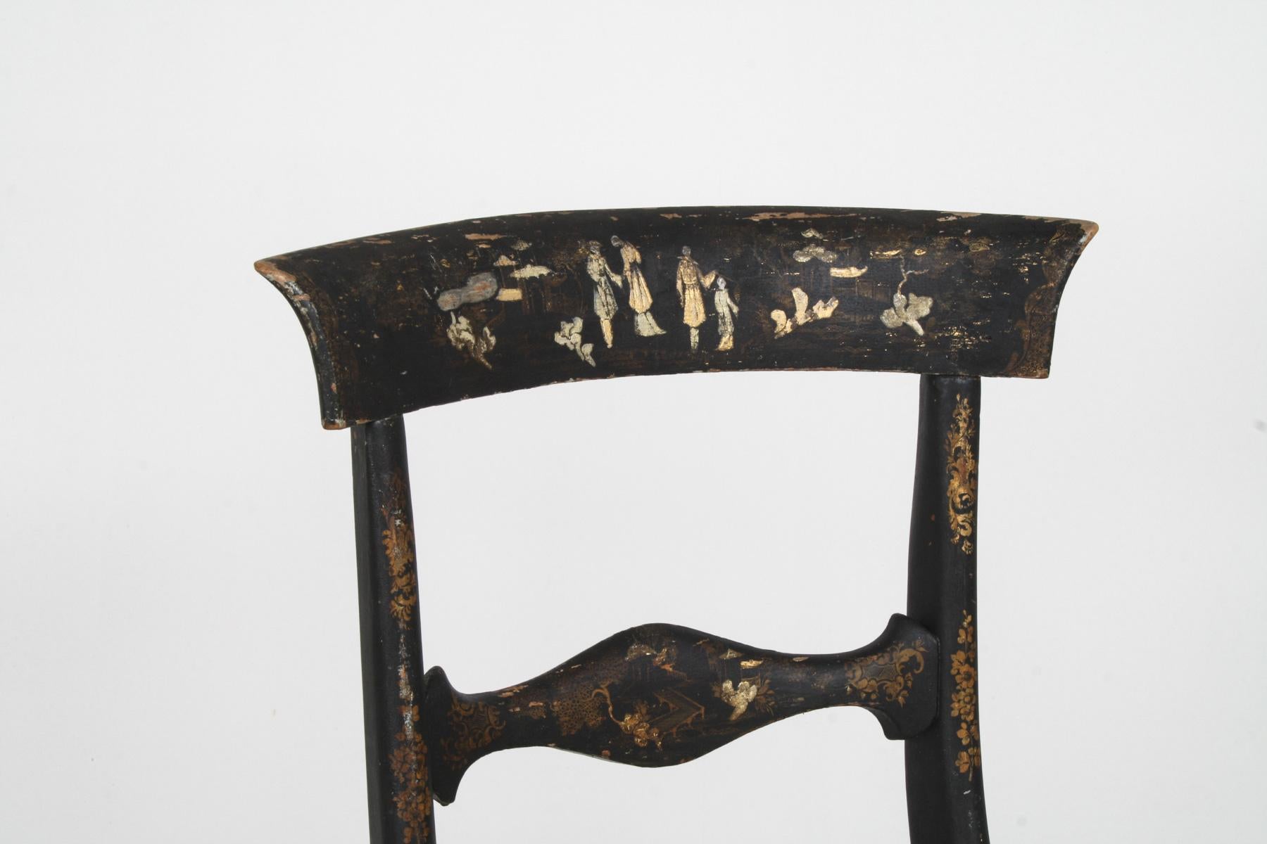 Coppia di sedie da salotto antiche Chinoiserie ebanizzate del XIX secolo con sedili a canna in vendita 10