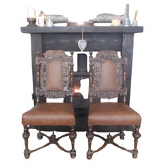 Paire de chaises d'appoint en acajou du XIXe siècle, richement sculptées.