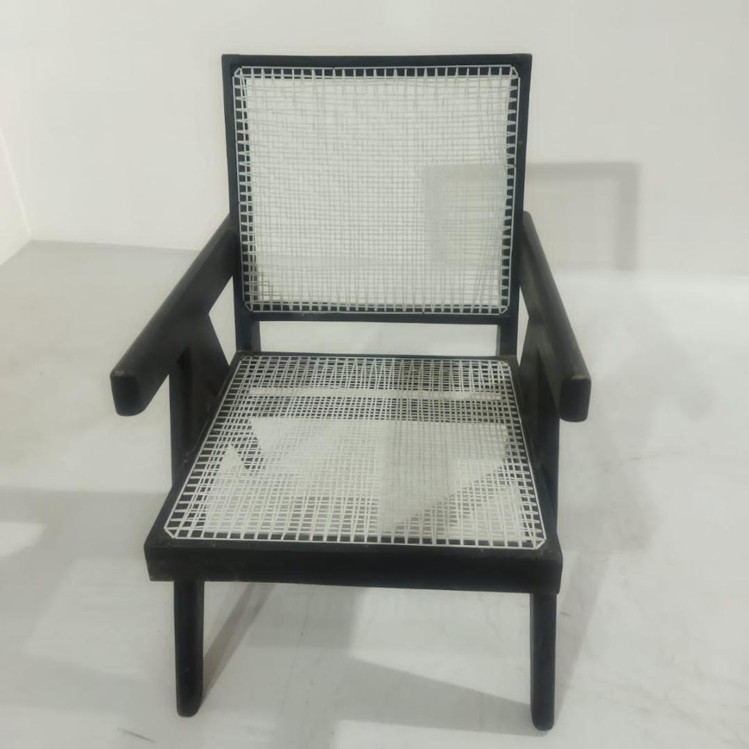 Mid-Century Modern Paire de 2 fauteuils noirs authentiques Pierre Jeanneret PJ-SI-29-A, Chandigarh en vente