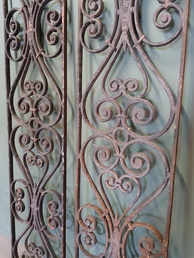 Pair of 2 Identical Old French Cast Iron Door Grilles In Good Condition In Raalte, NL