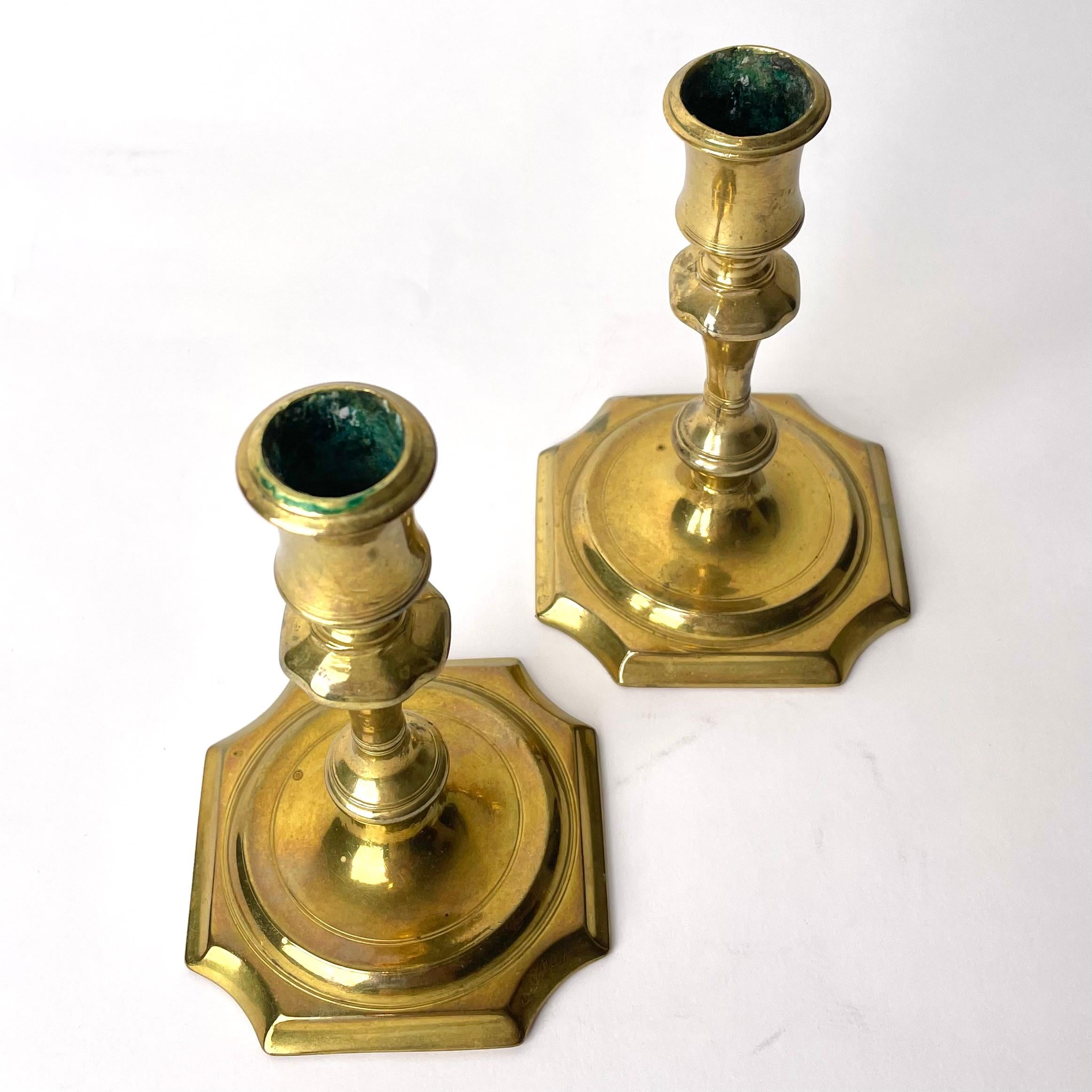 A Pair of 2 Lovely Brass Candlesticks, Late Baroque, Early 18th Century In Good Condition For Sale In Knivsta, SE