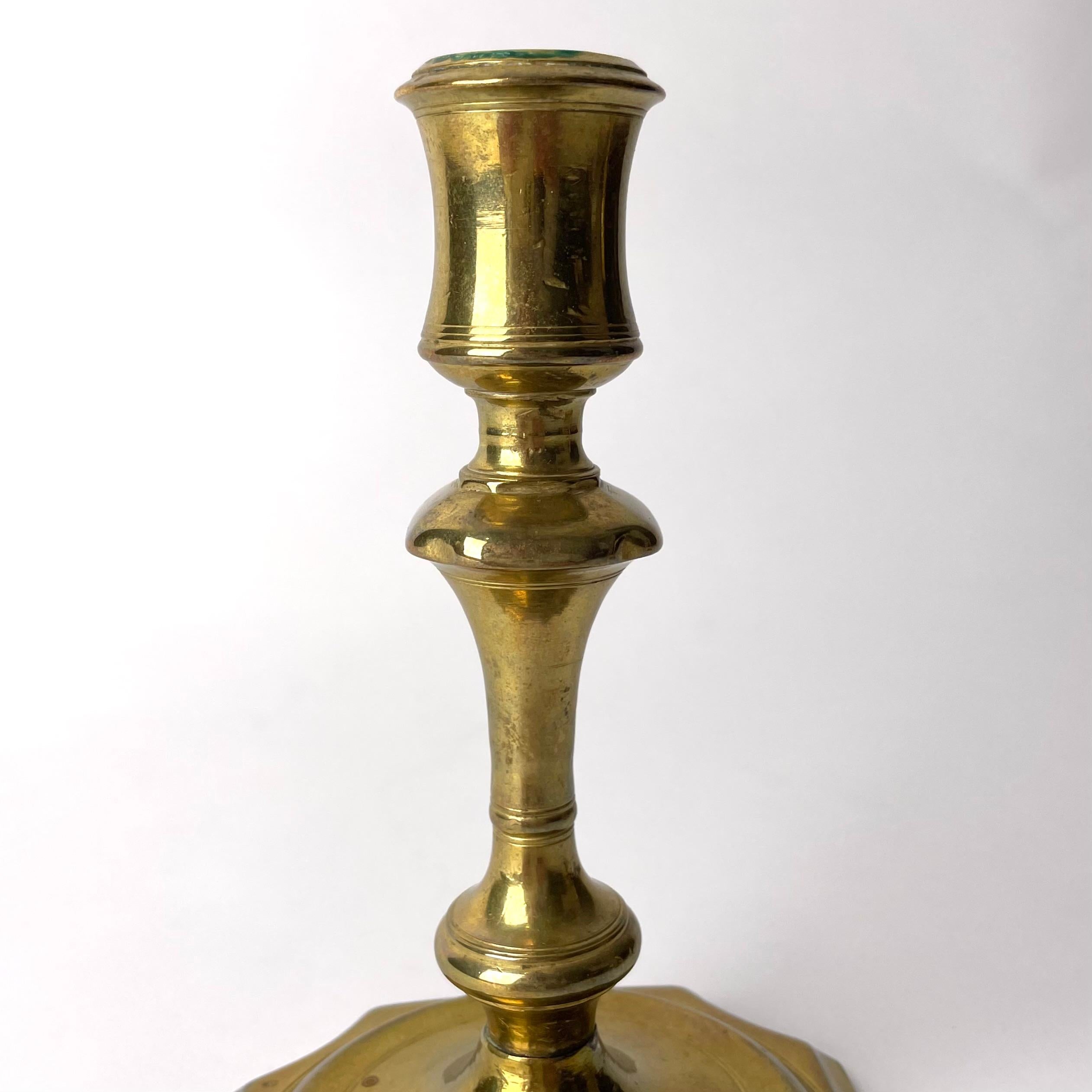 A Pair of 2 Lovely Brass Candlesticks, Late Baroque, Early 18th Century For Sale 2