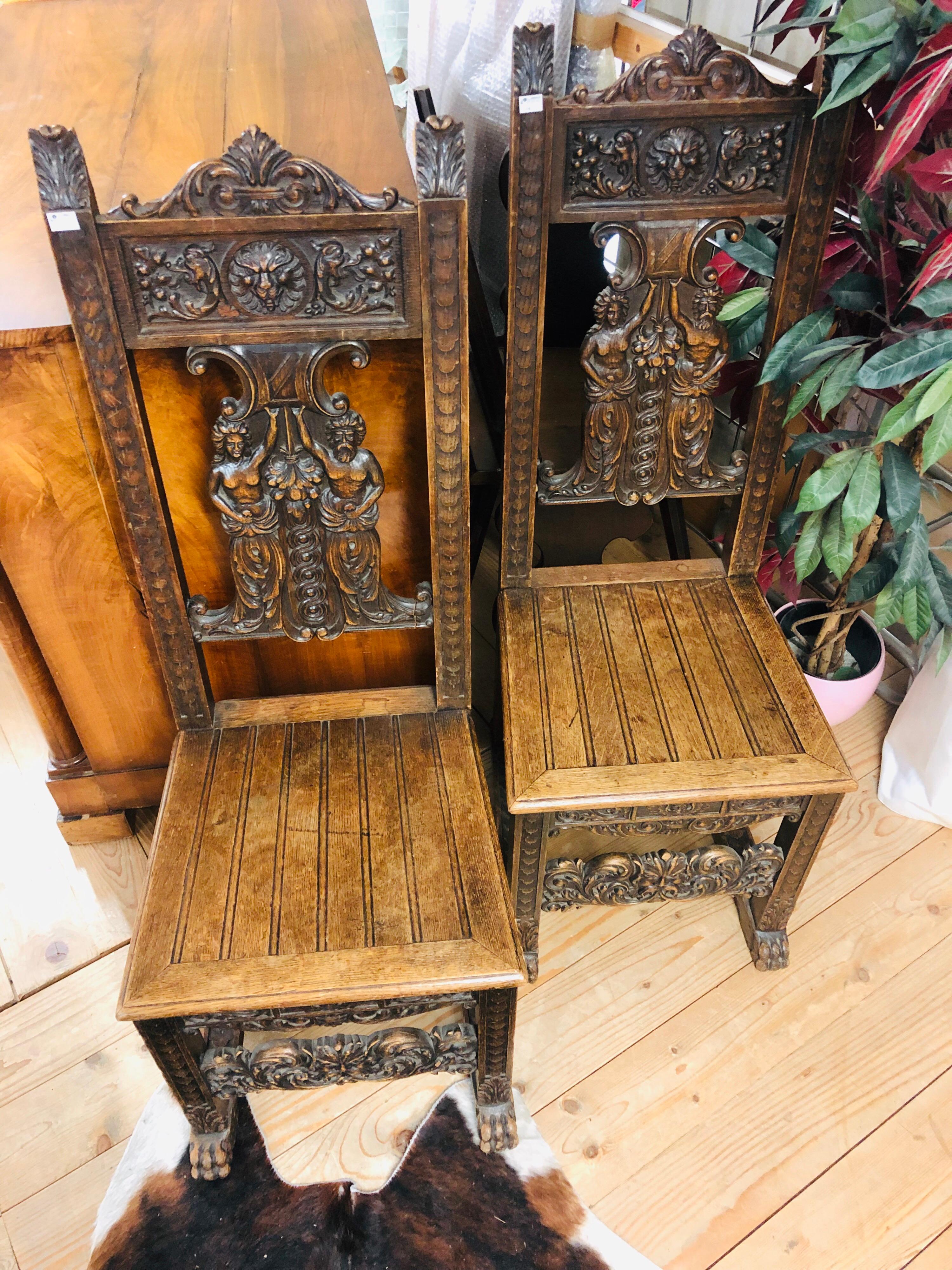 Beautiful rustic 17th century pair of Italian / Switzerland carved chairs
Measures: H 121.29 cm x W 51.44 cm x D 38.1 cm.