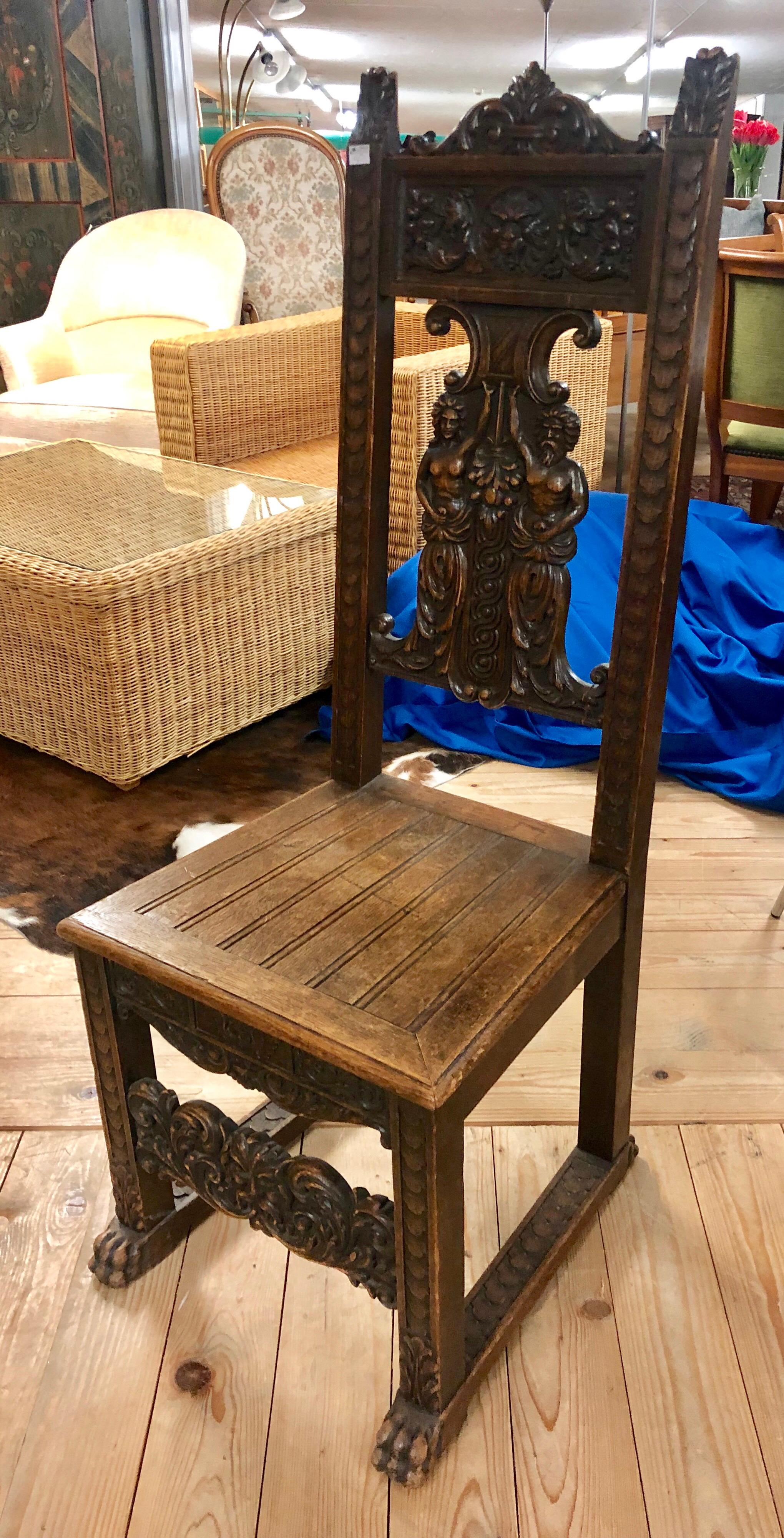 A pair of 2 Rustic Carved Renaissance Italian Side Chairs, 17th Century In Good Condition In Sofia, BG