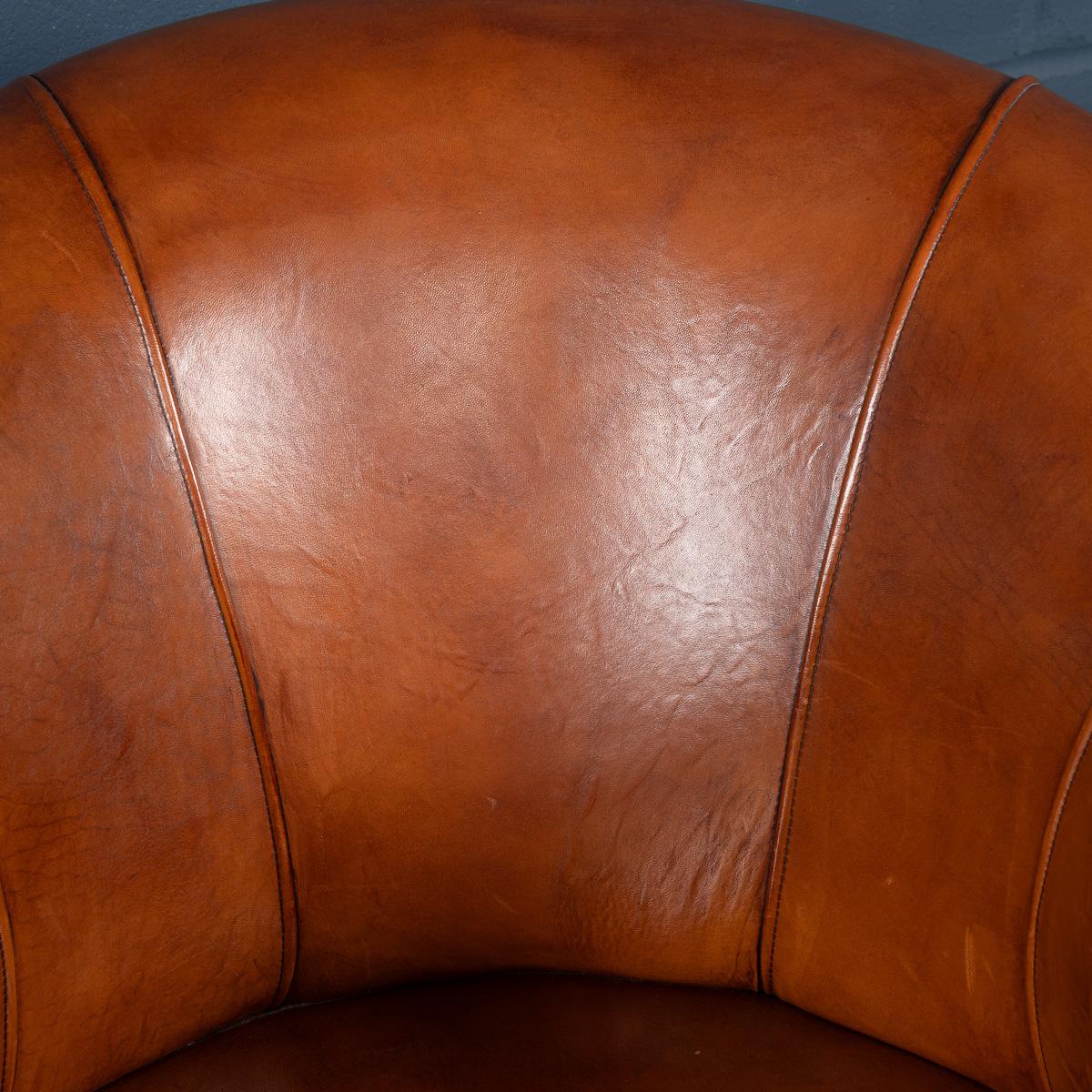 A Pair Of 20th Century Dutch Sheepskin Leather Club Chairs For Sale 12