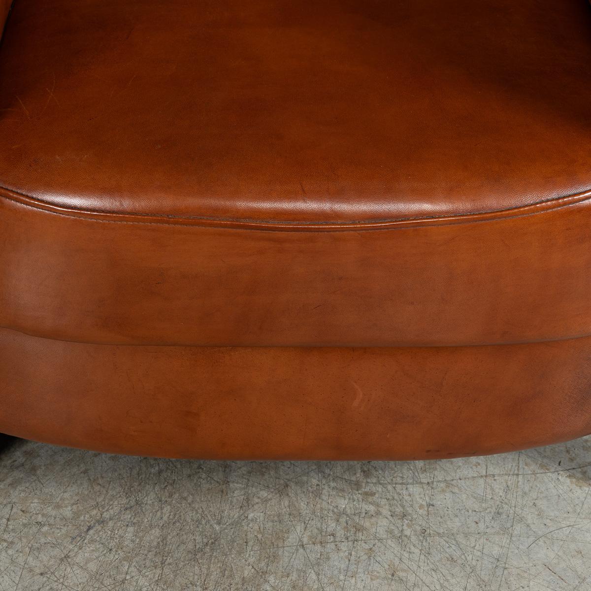 A Pair Of 20th Century Dutch Sheepskin Leather Club Chairs For Sale 15