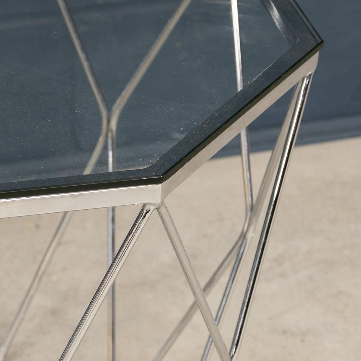 Achteckige englische Beistelltische aus Chrom und Glas des 20. Jahrhunderts, Paar im Angebot 6