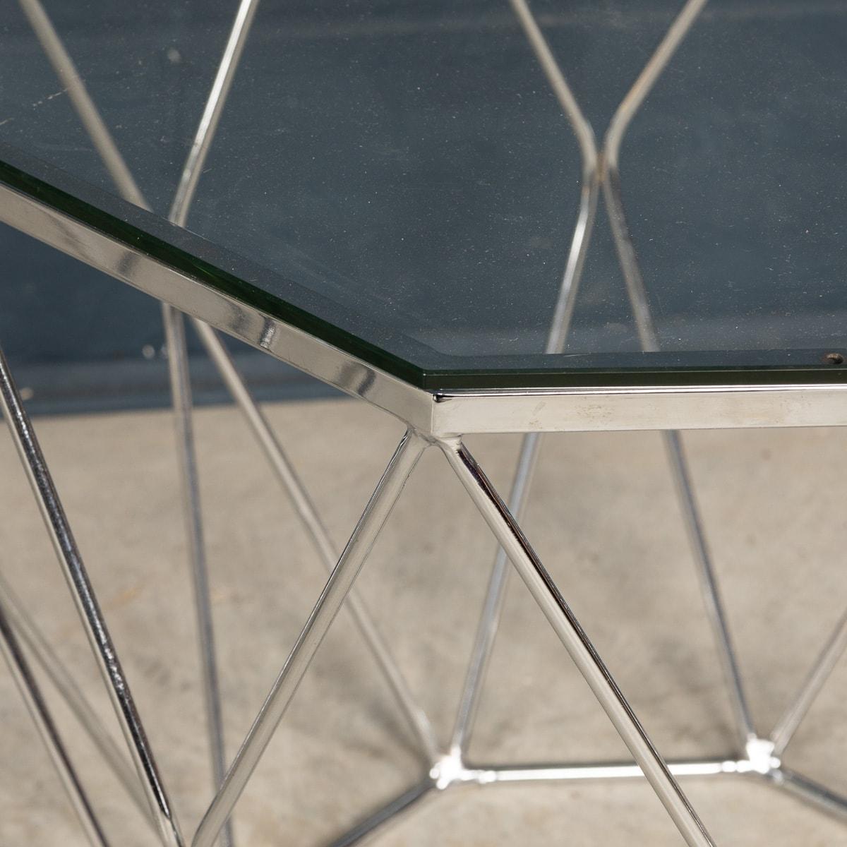 Achteckige englische Beistelltische aus Chrom und Glas des 20. Jahrhunderts, Paar im Angebot 8