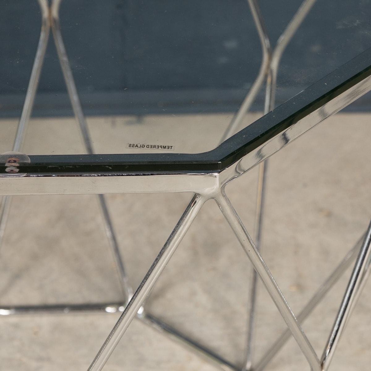 Achteckige englische Beistelltische aus Chrom und Glas des 20. Jahrhunderts, Paar im Angebot 1
