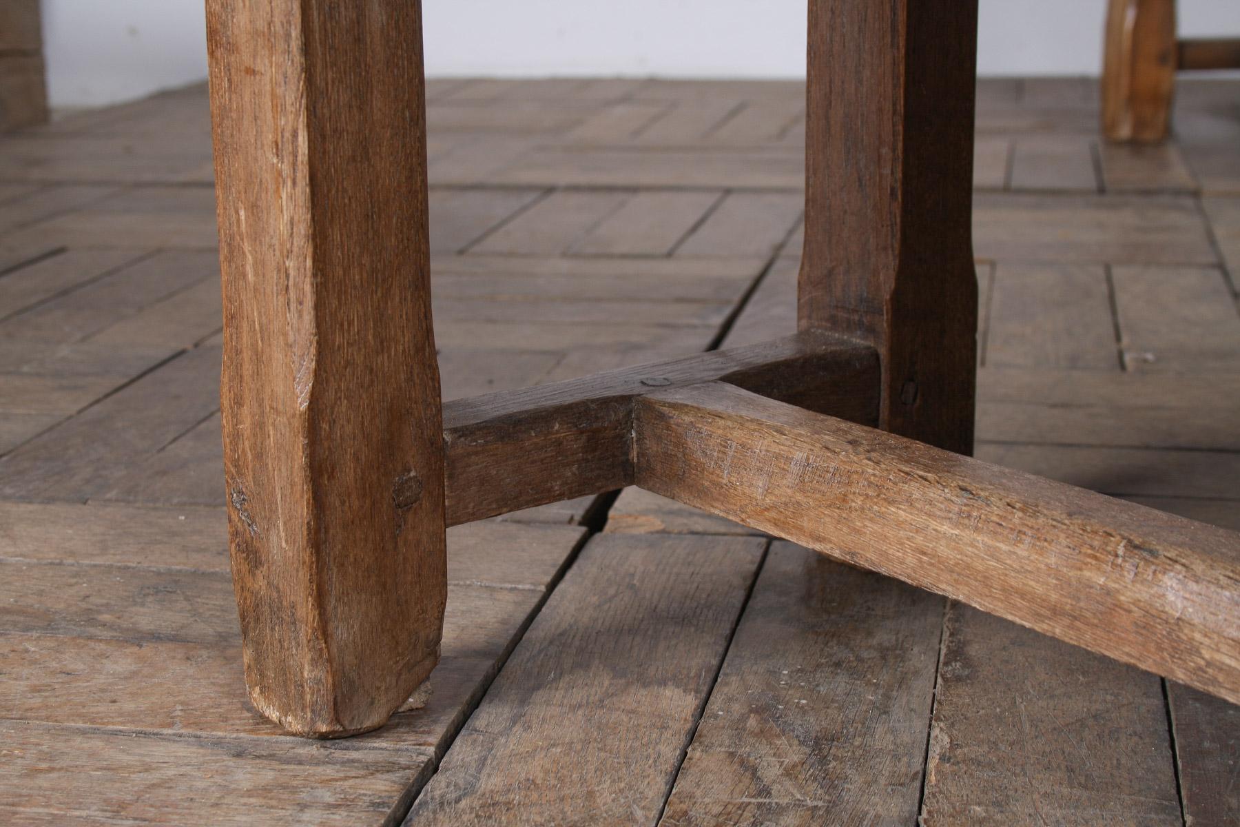 Paire de bancs anciens en chêne français de 1,80 m de long - Circa 1920 en vente 6