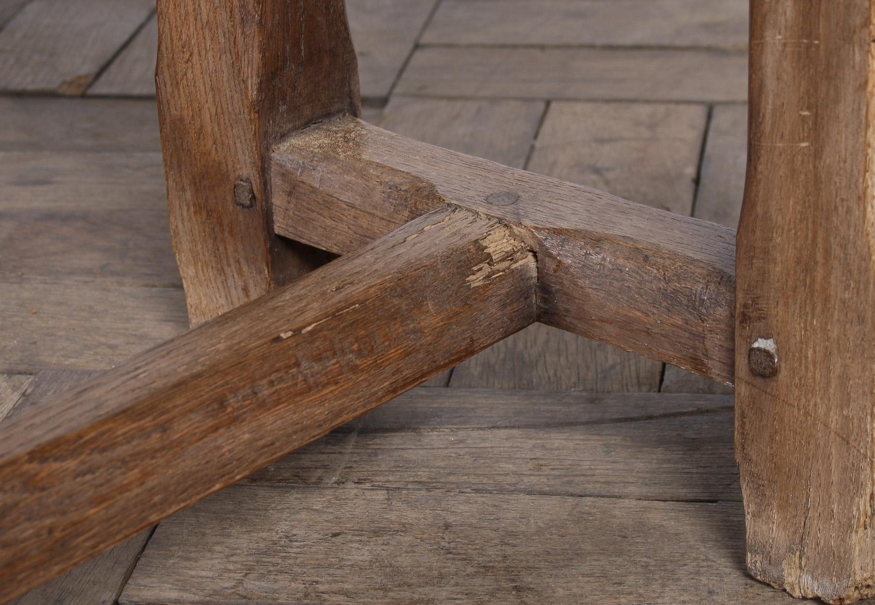 Paire de bancs anciens en chêne français de 1,80 m de long - Circa 1920 en vente 7