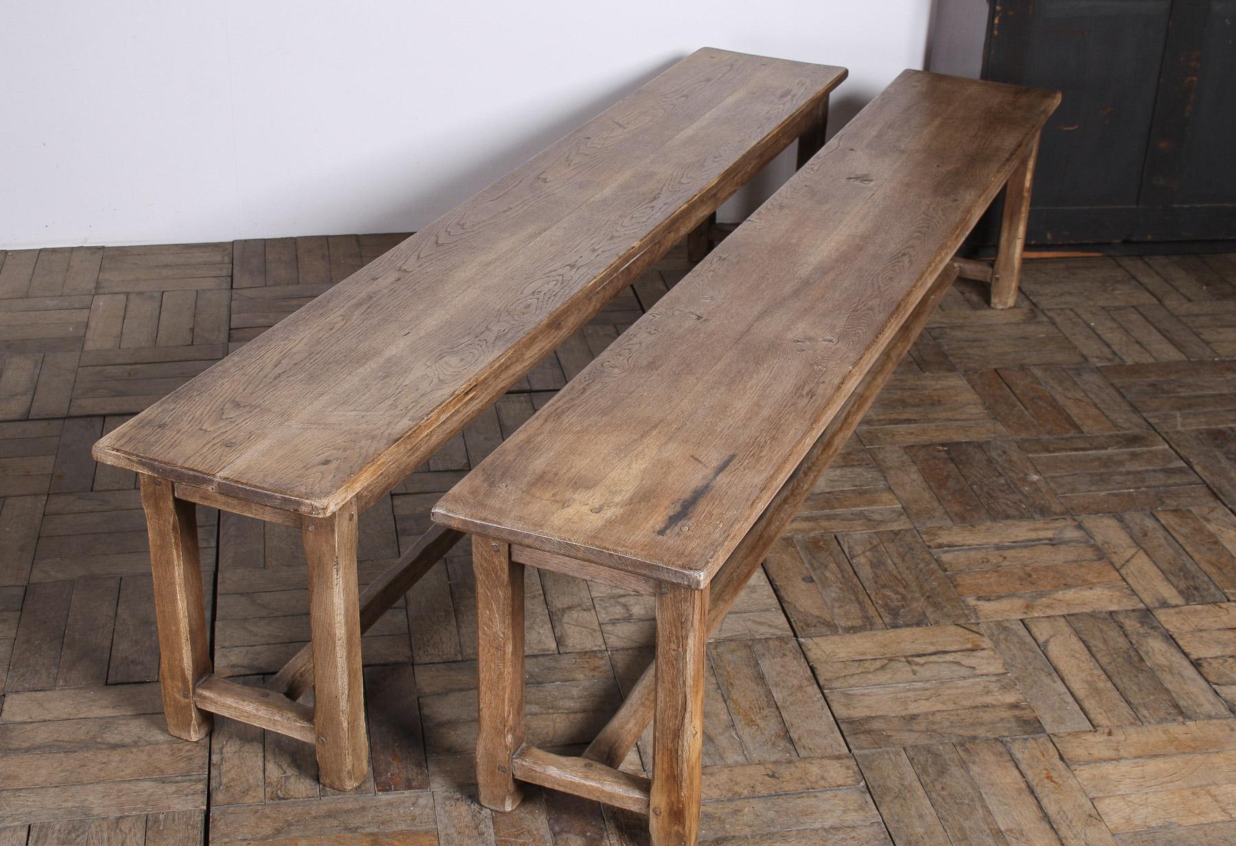Provincial français Paire de bancs anciens en chêne français de 1,80 m de long - Circa 1920 en vente