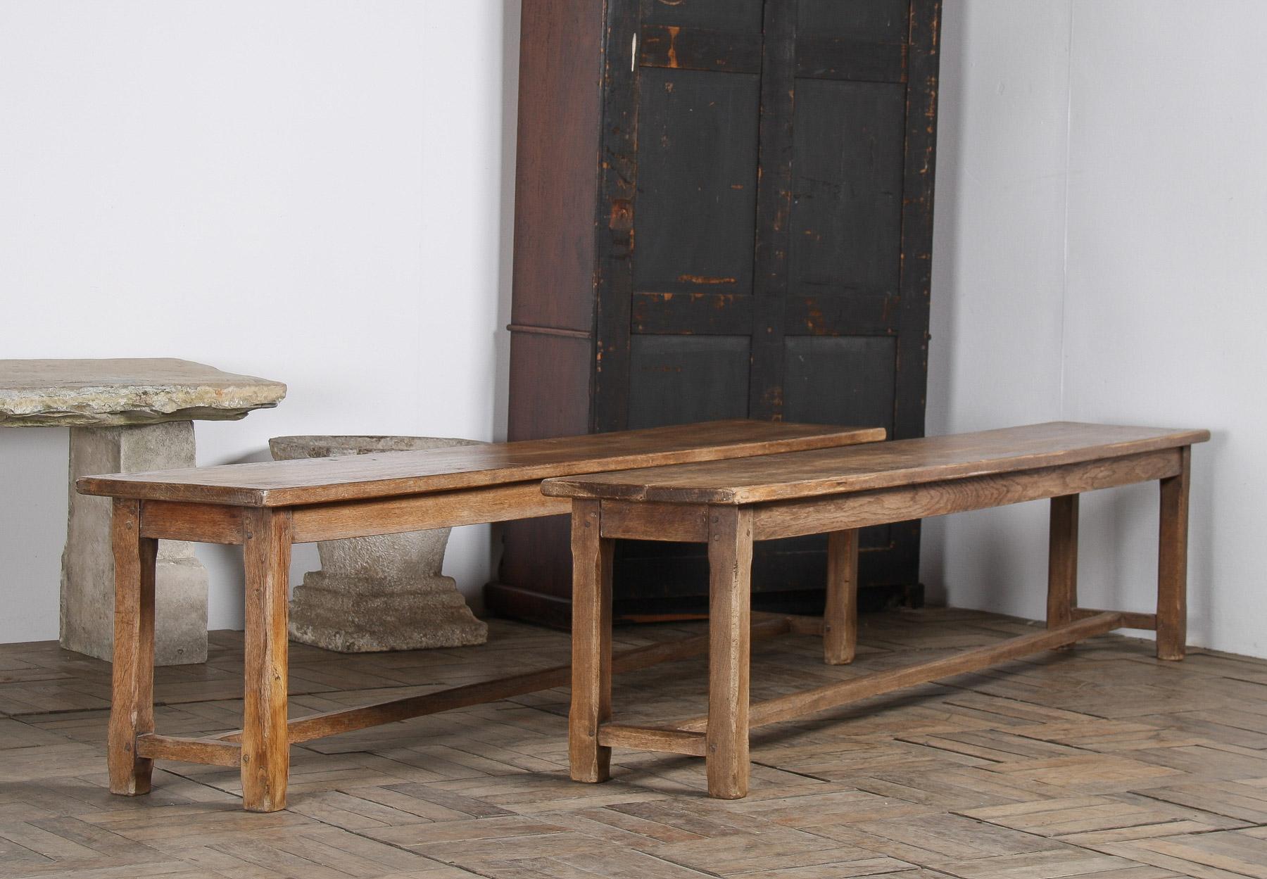 Paire de bancs anciens en chêne français de 1,80 m de long - Circa 1920 Bon état - En vente à Llanbrynmair, GB