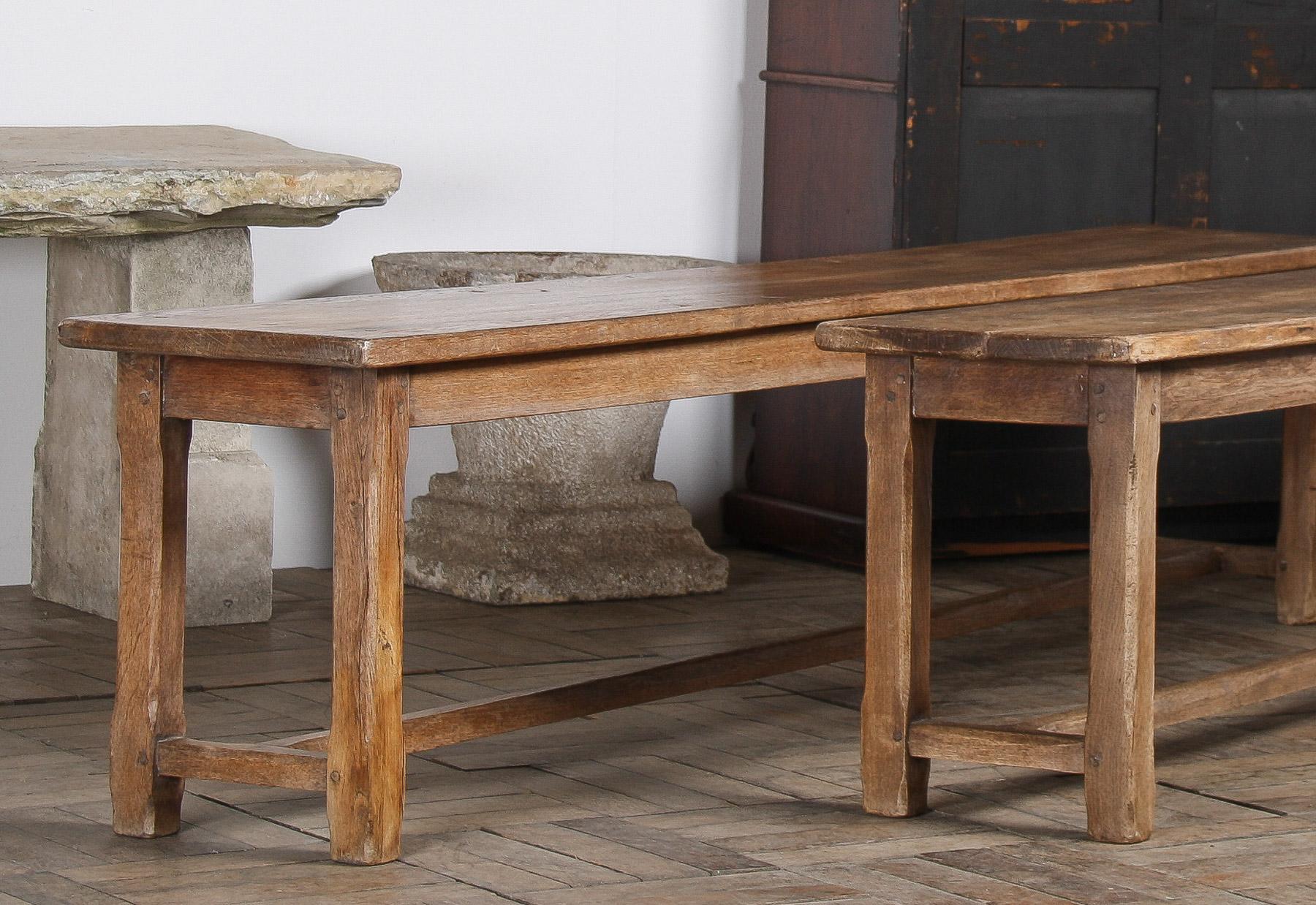 20ième siècle Paire de bancs anciens en chêne français de 1,80 m de long - Circa 1920 en vente