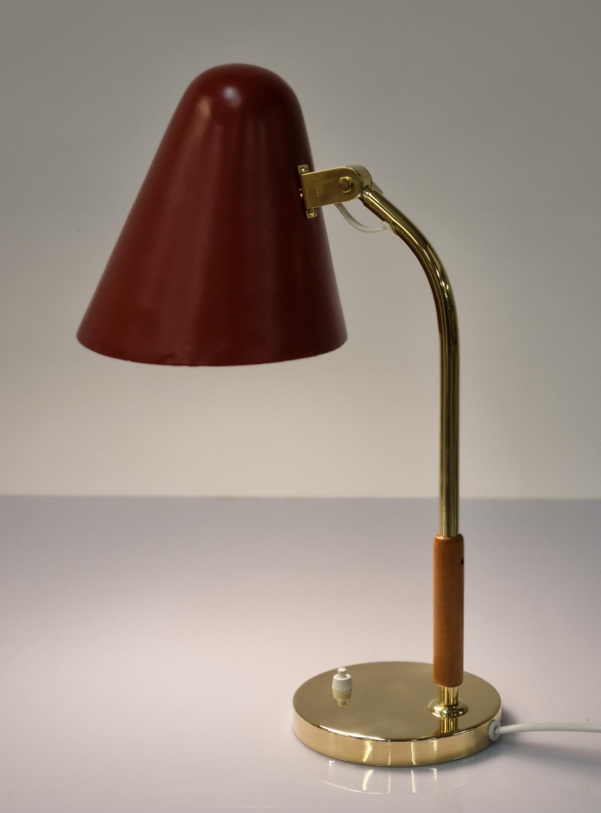 Ein Paar Tischlampen von Paavo Tynell, Modell Nr. 5233, 1950er Jahre, Taito Oy im Angebot 3