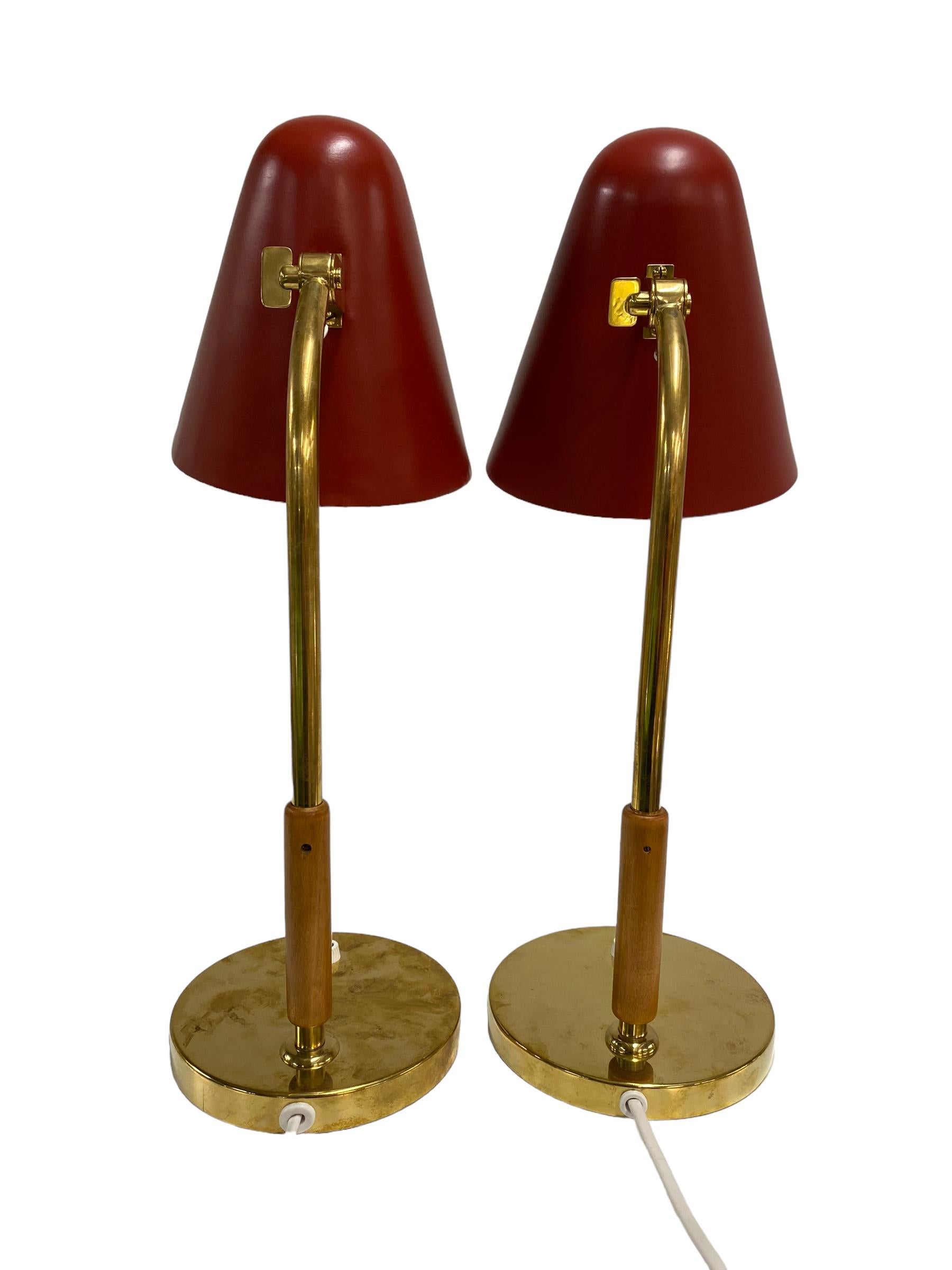 Ein Paar Tischlampen von Paavo Tynell, Modell Nr. 5233, 1950er Jahre, Taito Oy (Mitte des 20. Jahrhunderts) im Angebot