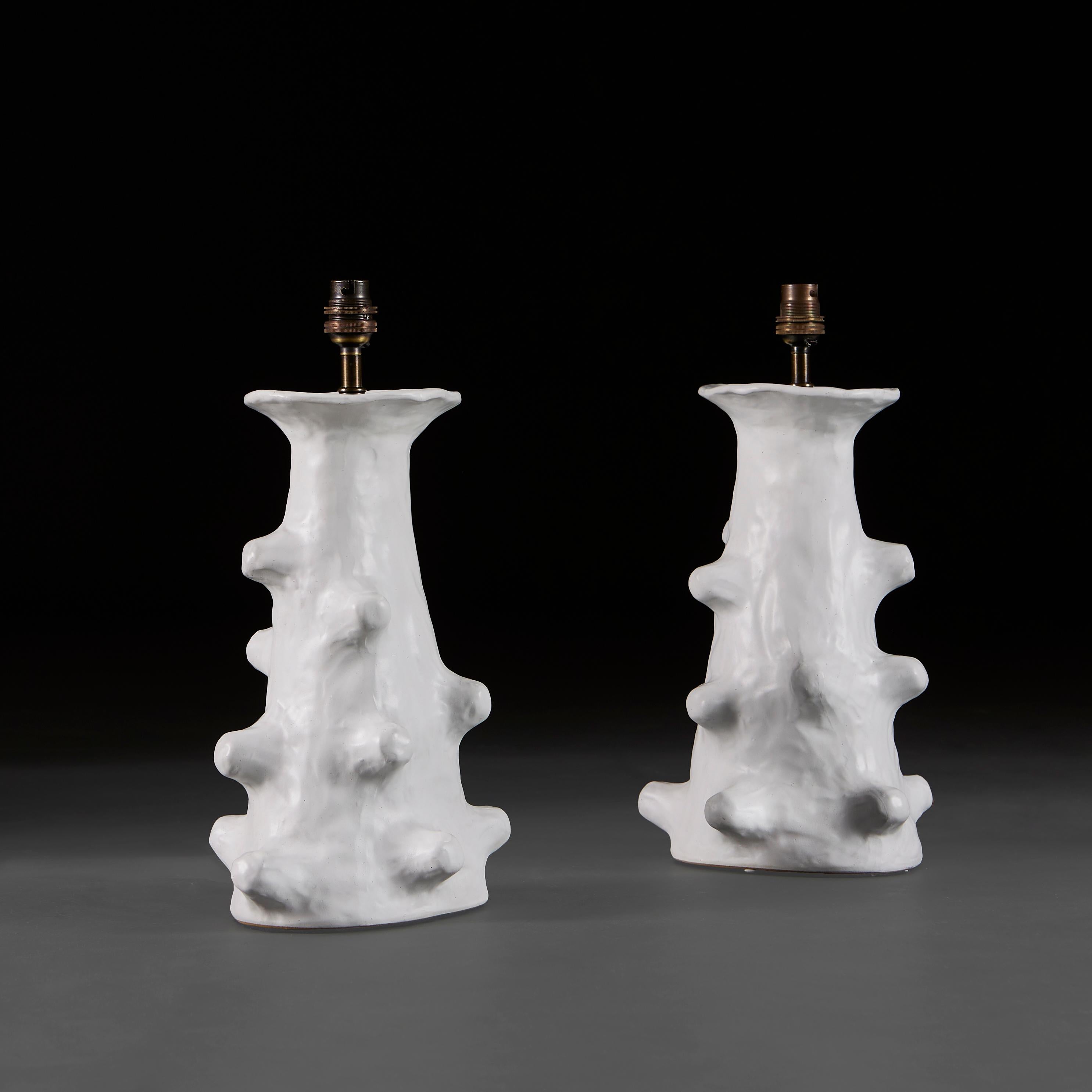 A Pair of Abstract White Ceramic Table Lamps In Good Condition In London, GB