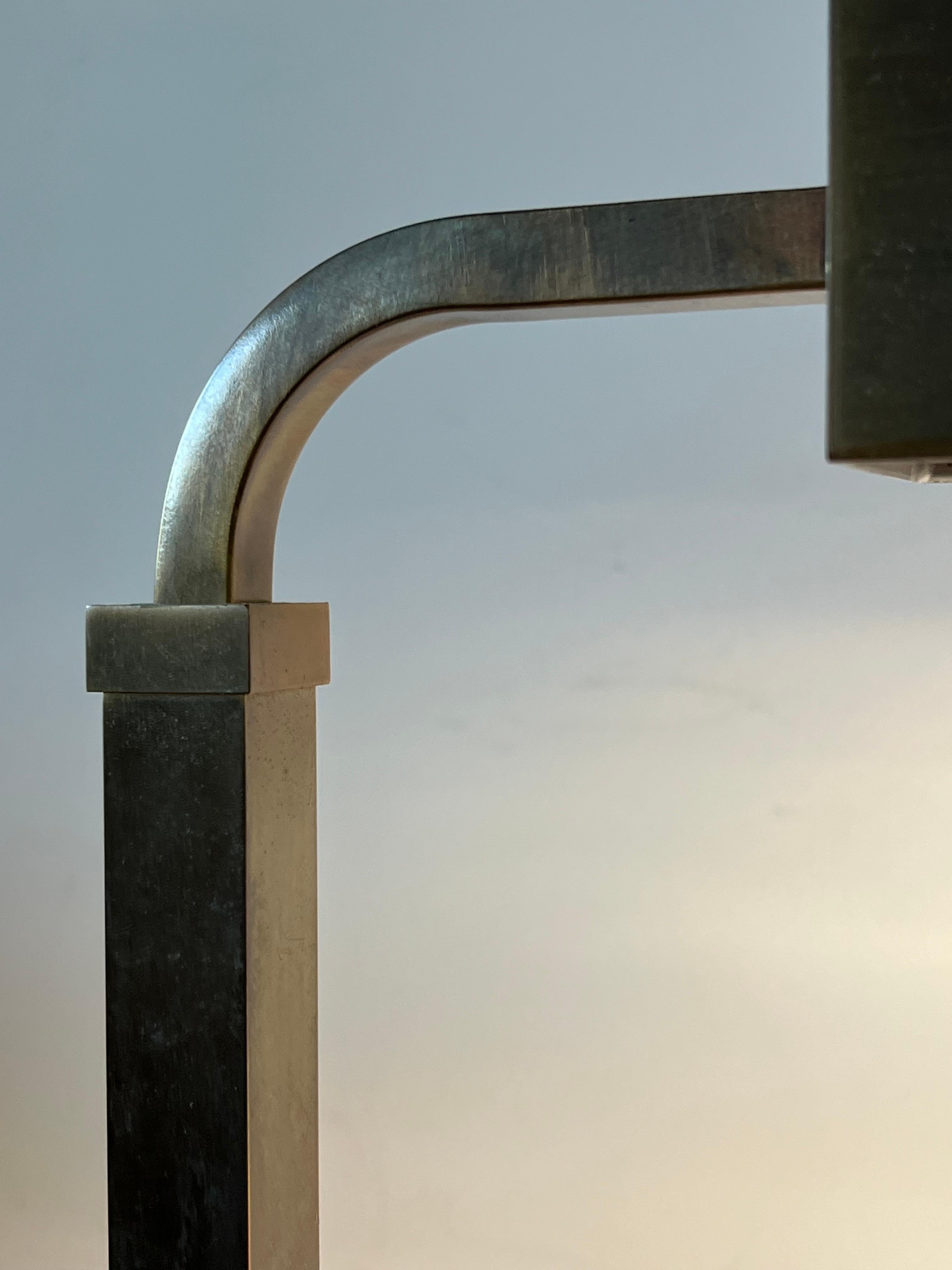 Paire de lampes de table à hauteur réglable en bronze vers 1960 en vente 4