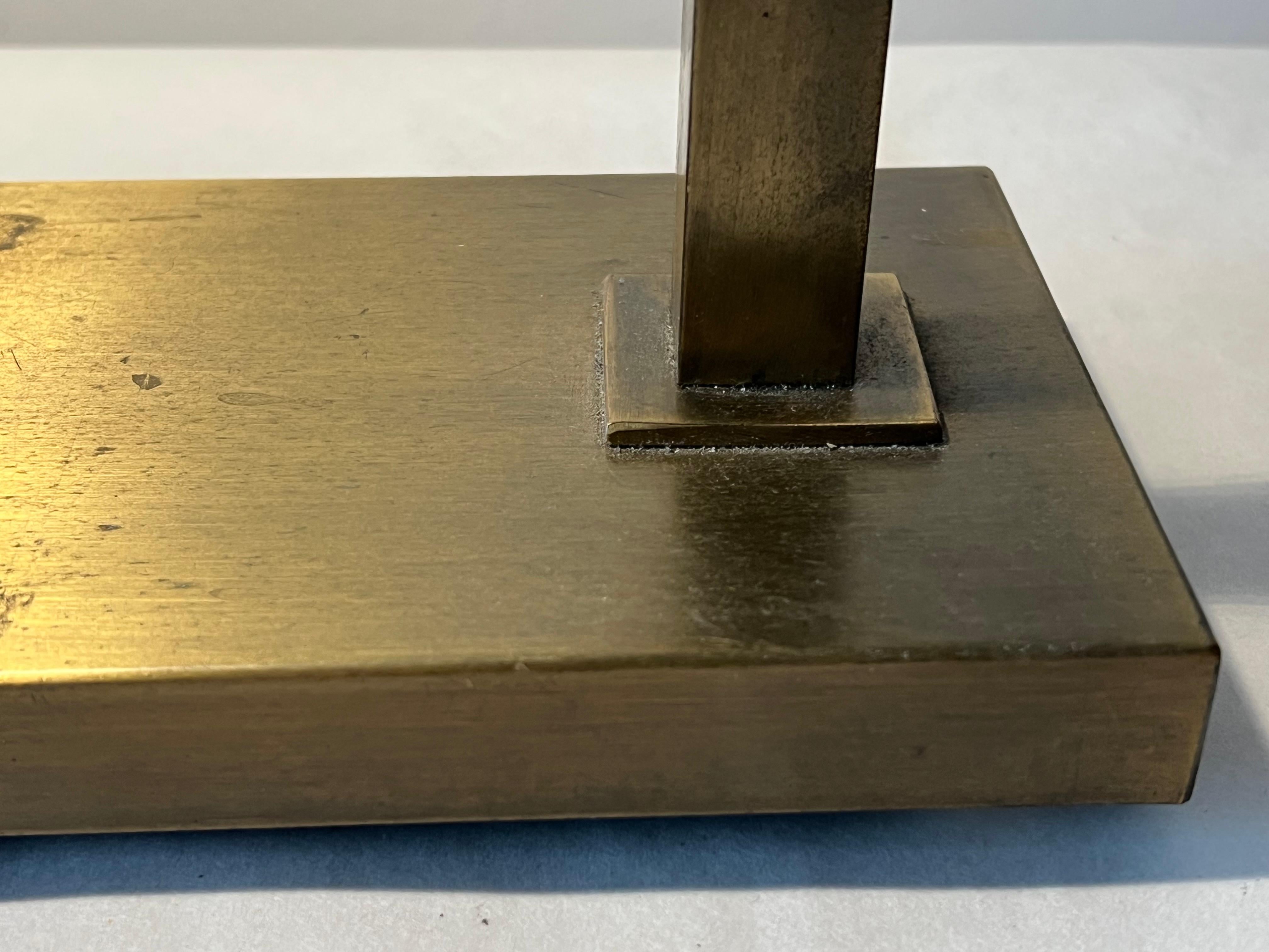 Paire de lampes de table à hauteur réglable en bronze vers 1960 en vente 7