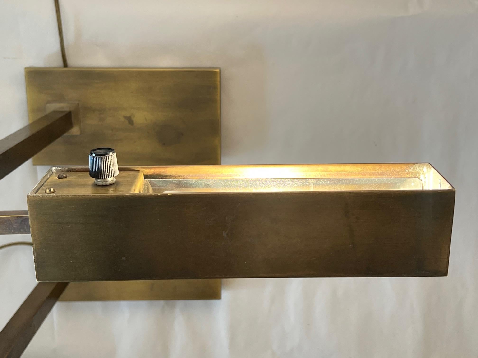 Paire de lampes de table à hauteur réglable en bronze vers 1960 en vente 12