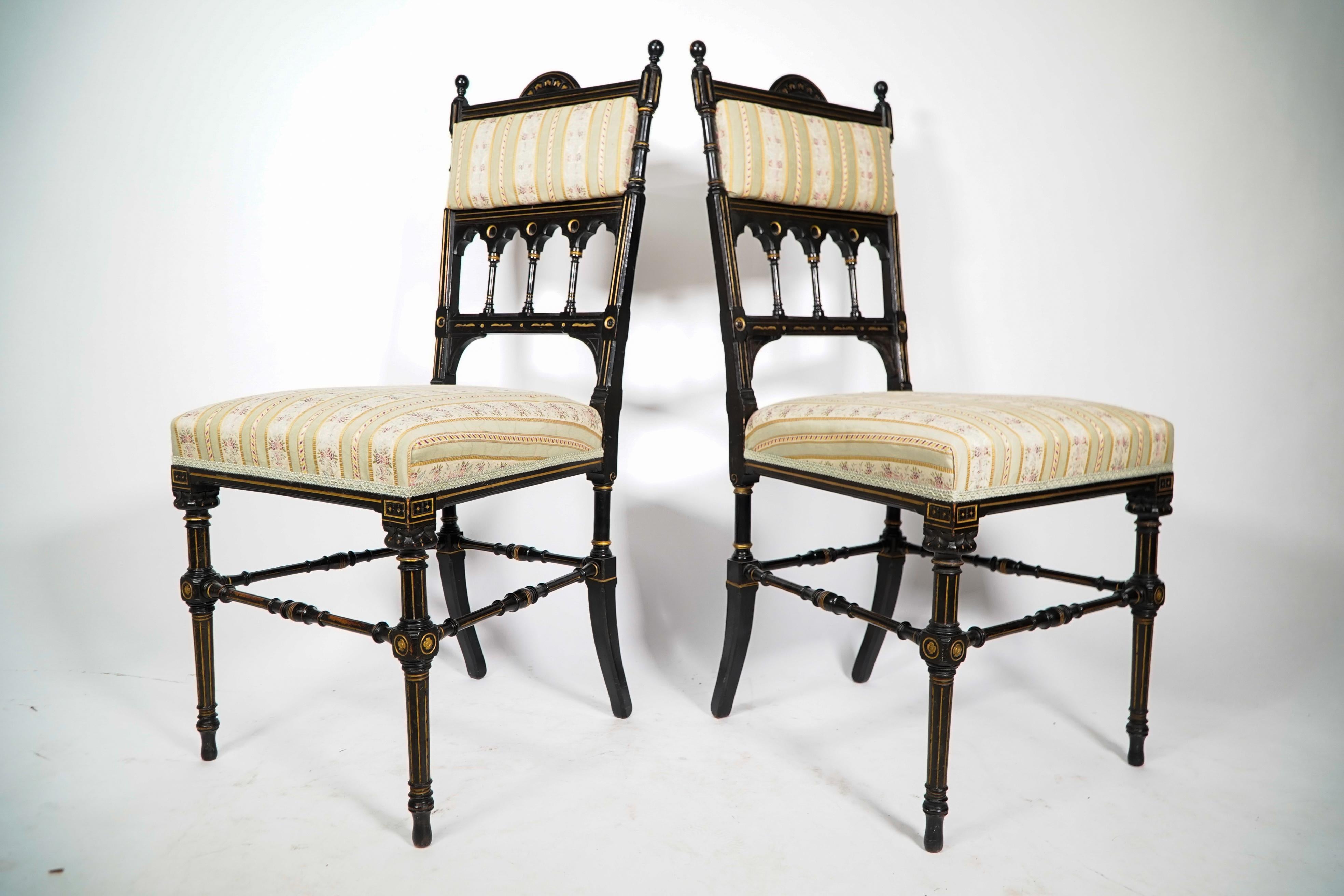 English Whytock & Reid. A pair of Aesthetic Movement ebonized & parcel gilt side chairs. For Sale