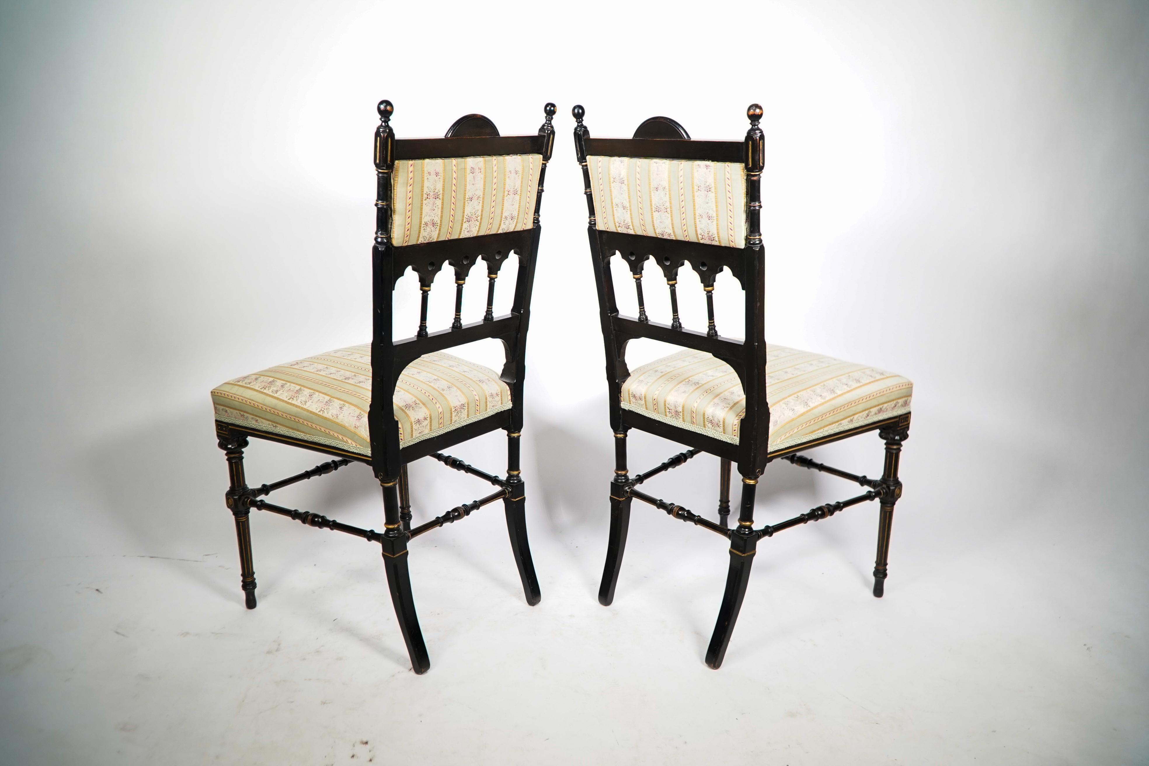 Whytock & Reid. A pair of Aesthetic Movement ebonized & parcel gilt side chairs. For Sale 12