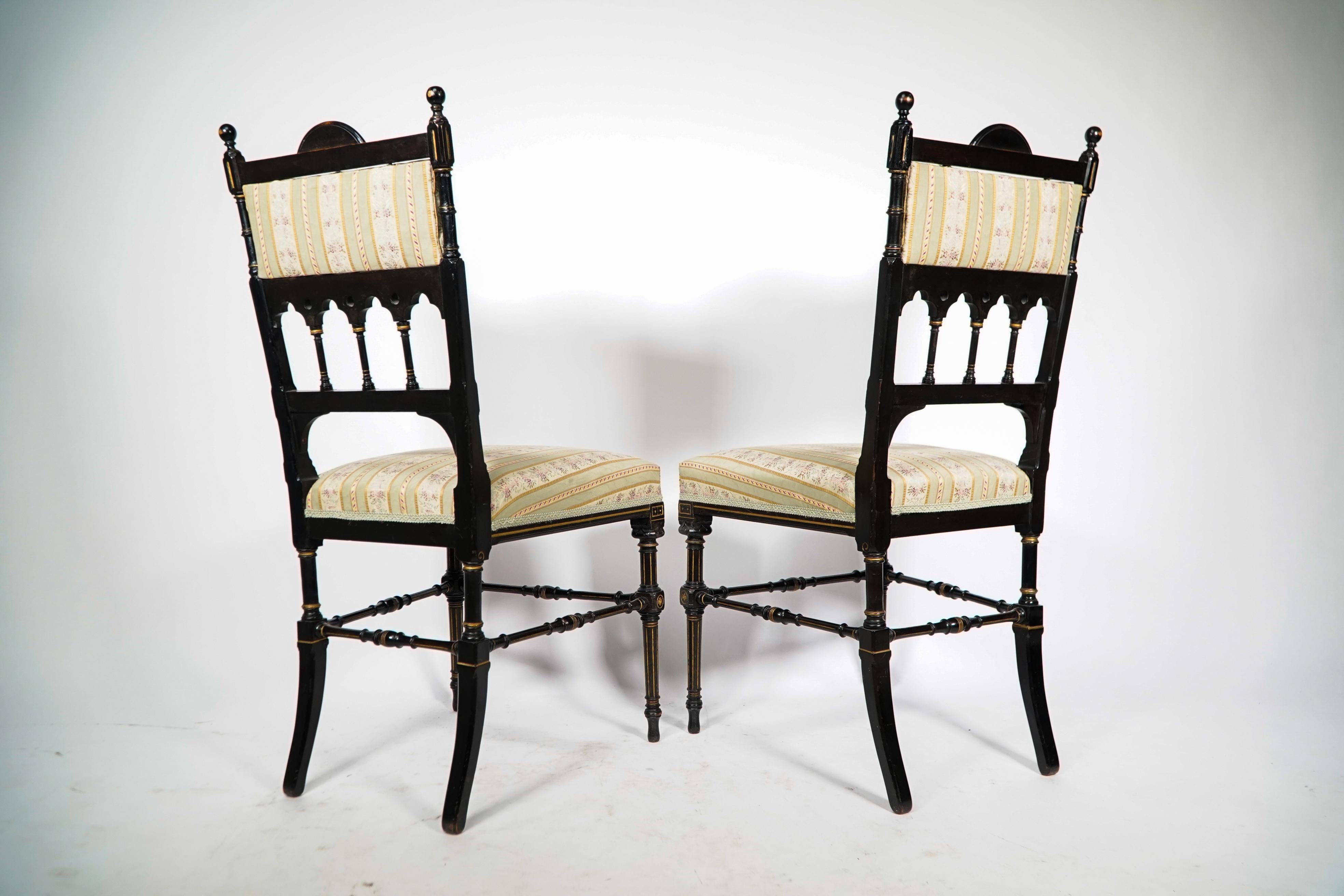 Whytock & Reid. A pair of Aesthetic Movement ebonized & parcel gilt side chairs. For Sale 11