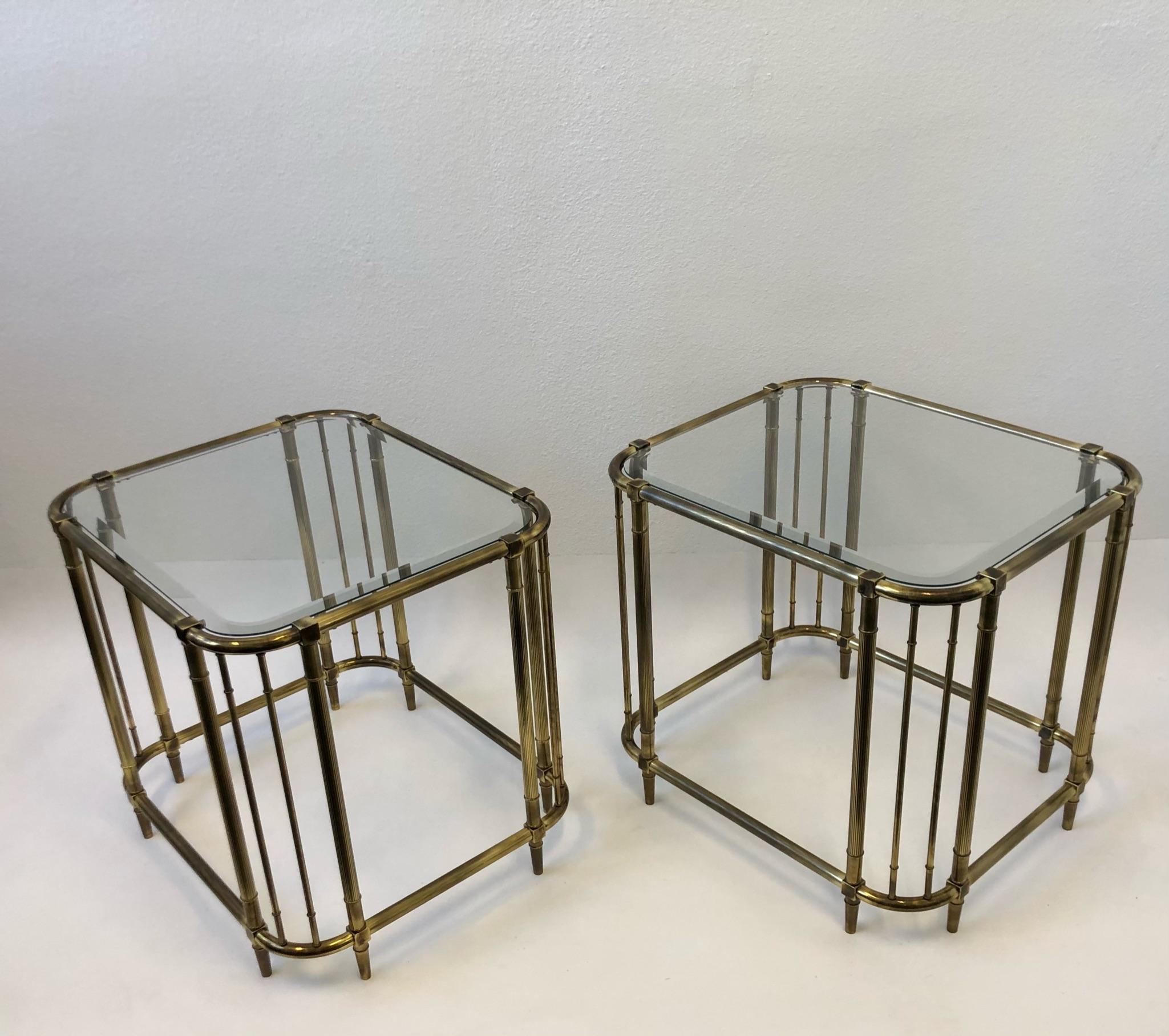Pair of Aged Brass and Glass Side Tables by Mastercraft In Good Condition In Palm Springs, CA