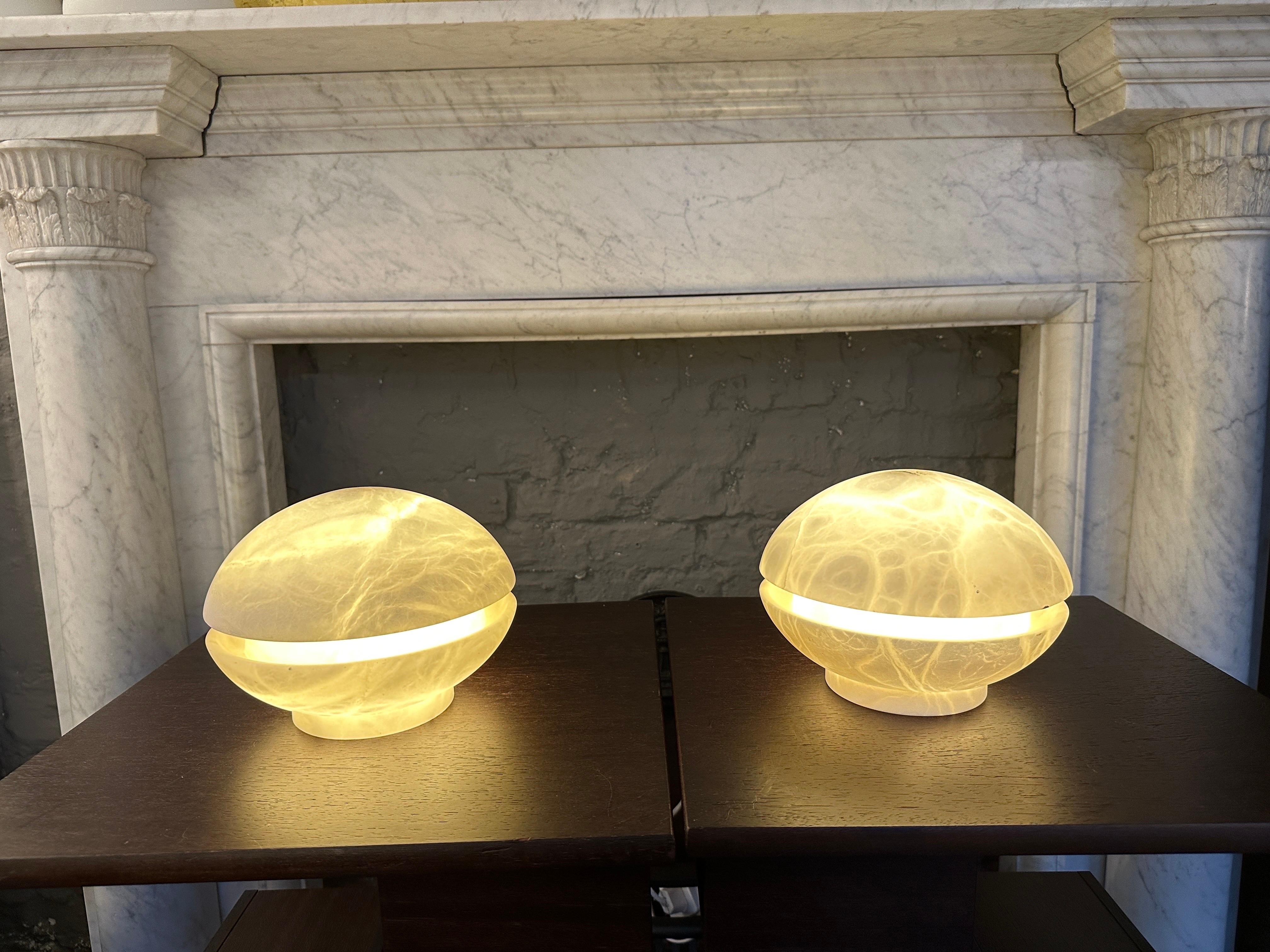 A Pair Of Alabaster Mid Century Modern Style Table Lamps  For Sale 3