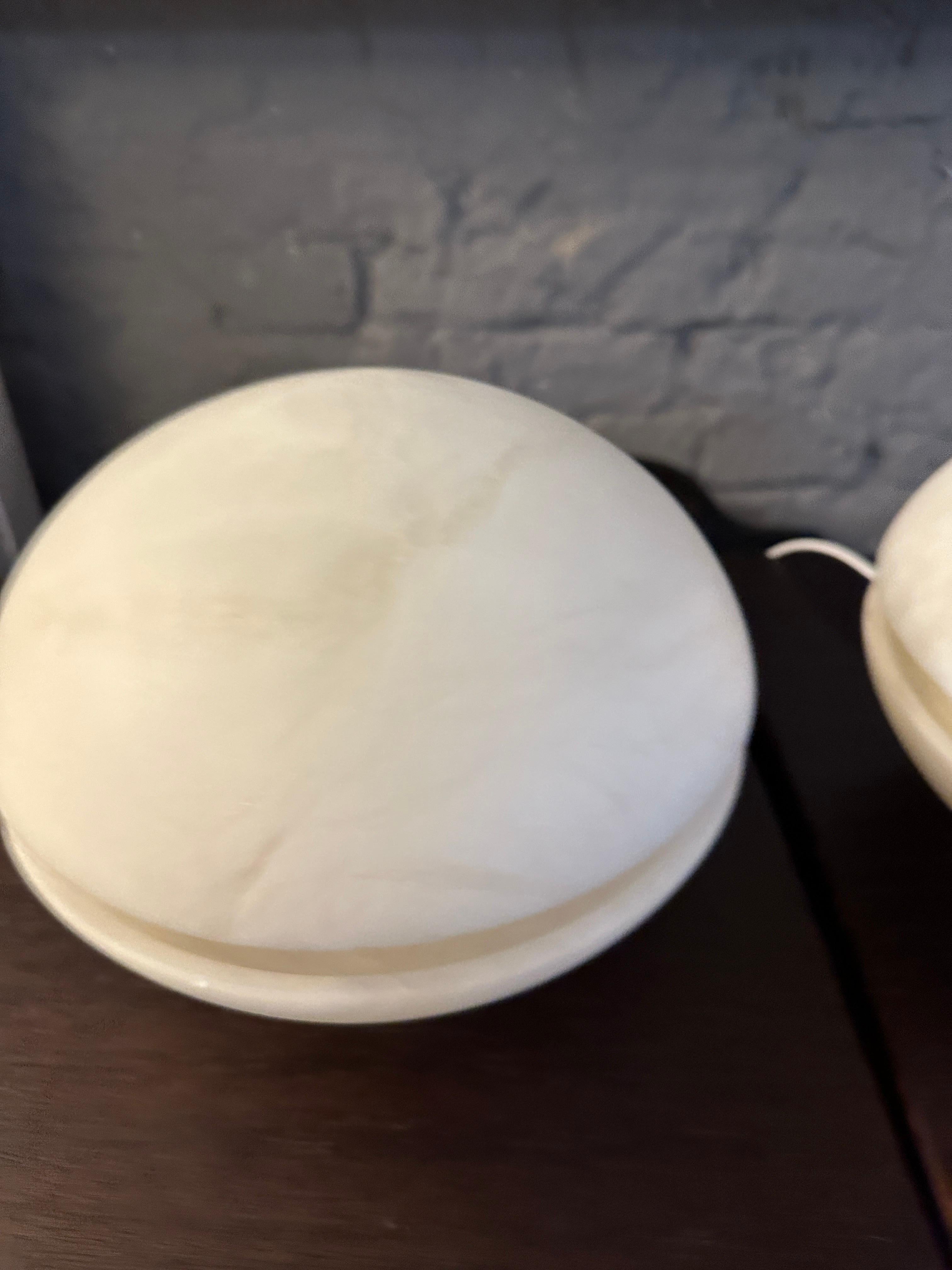 Mid-Century Modern A Pair Of Alabaster Mid Century Modern Style Table Lamps  For Sale