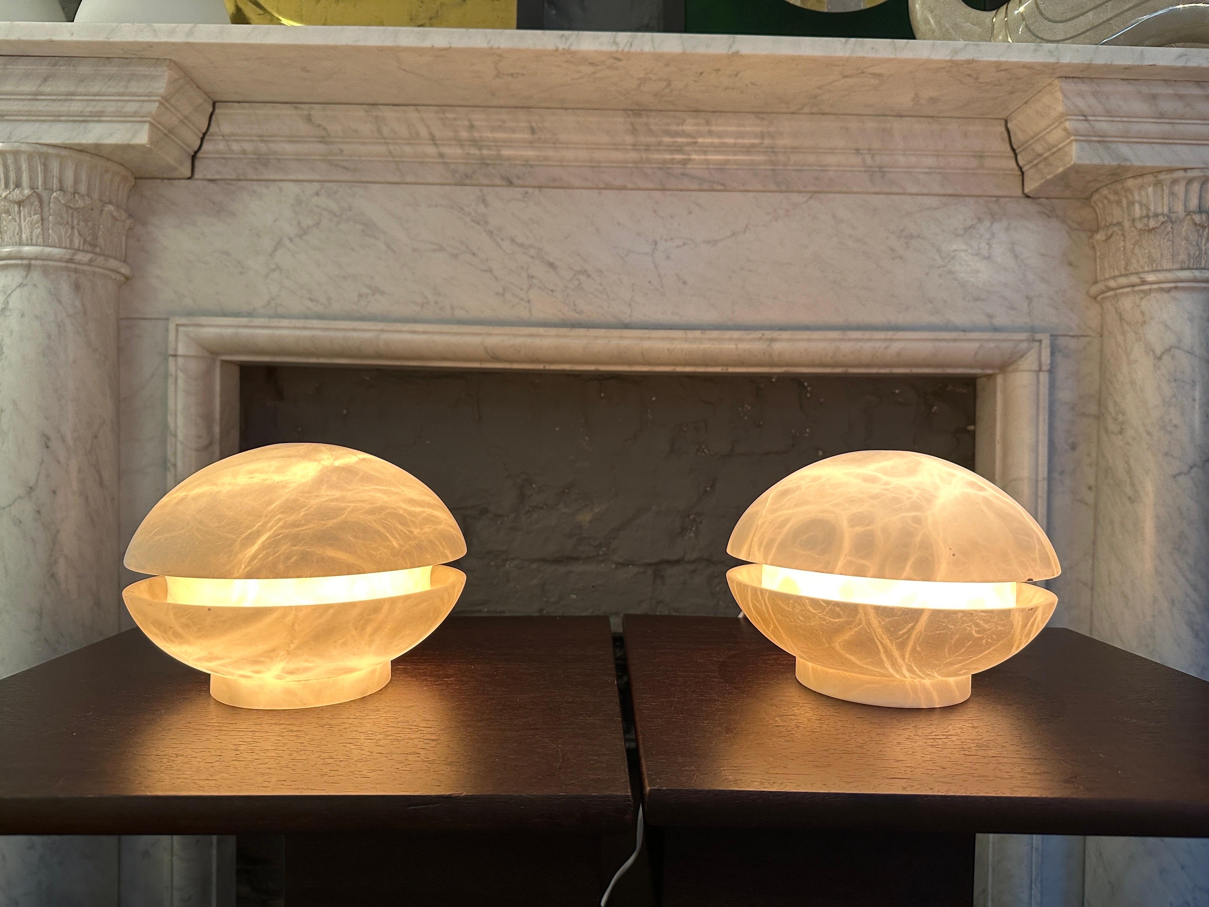 A Pair Of Alabaster Mid Century Modern Style Table Lamps  For Sale 13
