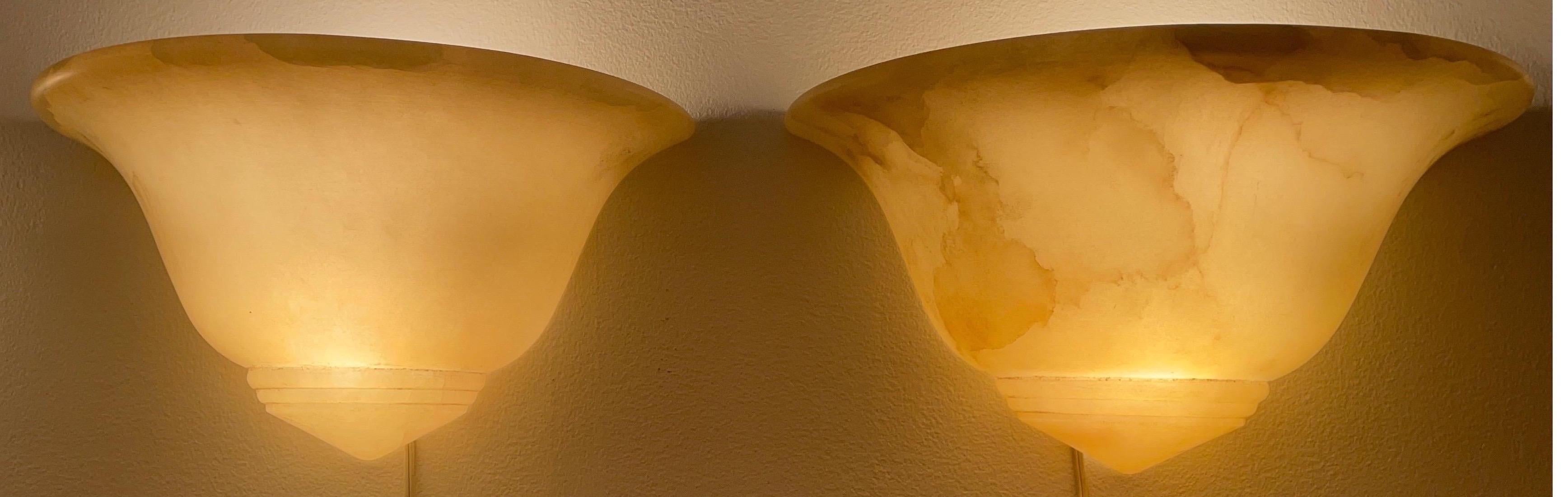 Sweeping curves and creamy stone the color of custard, give a dreamy, soft ambiance to your interior.