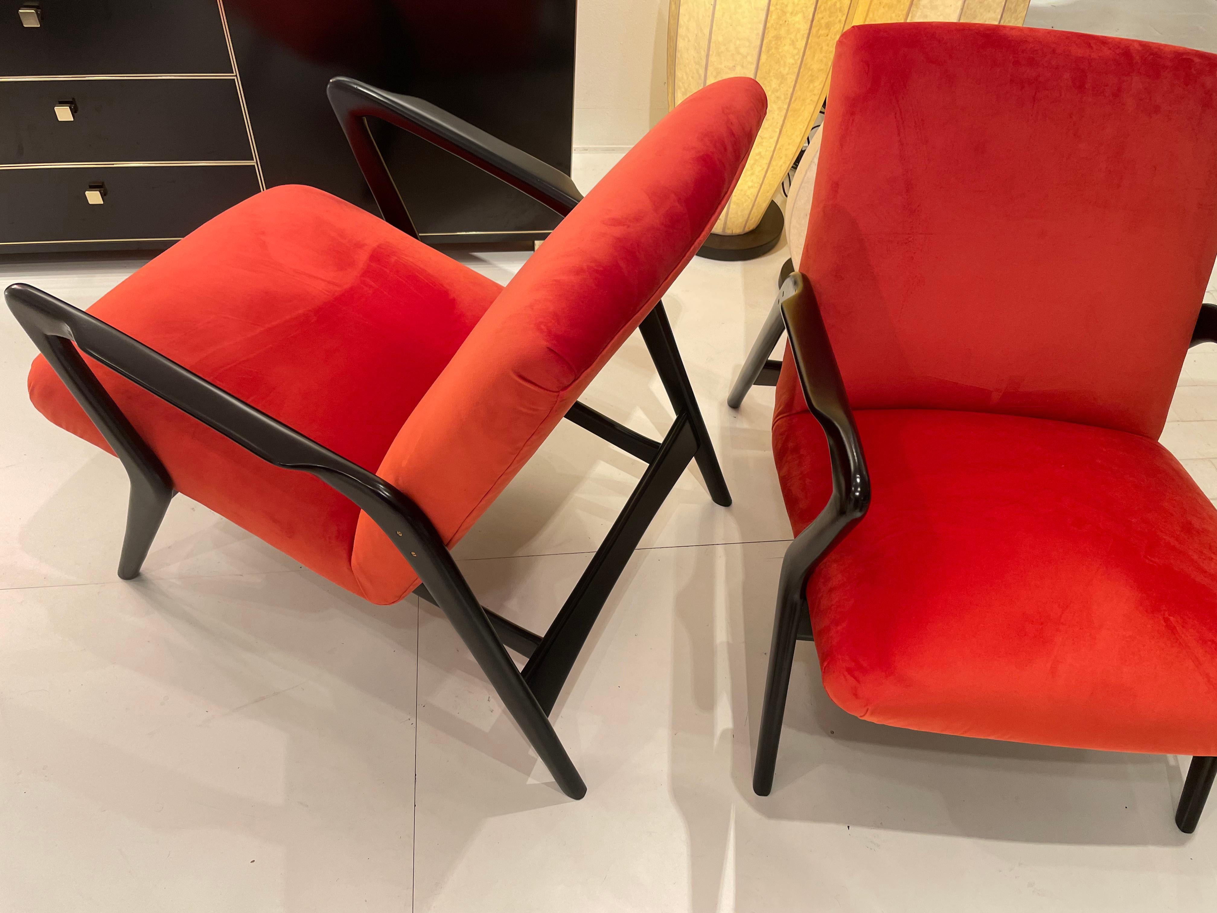 Mid-Century Modern A Pair of Alfred Hendrickx Armchairs Covert in Coral Velvet, Belgium 1950. For Sale