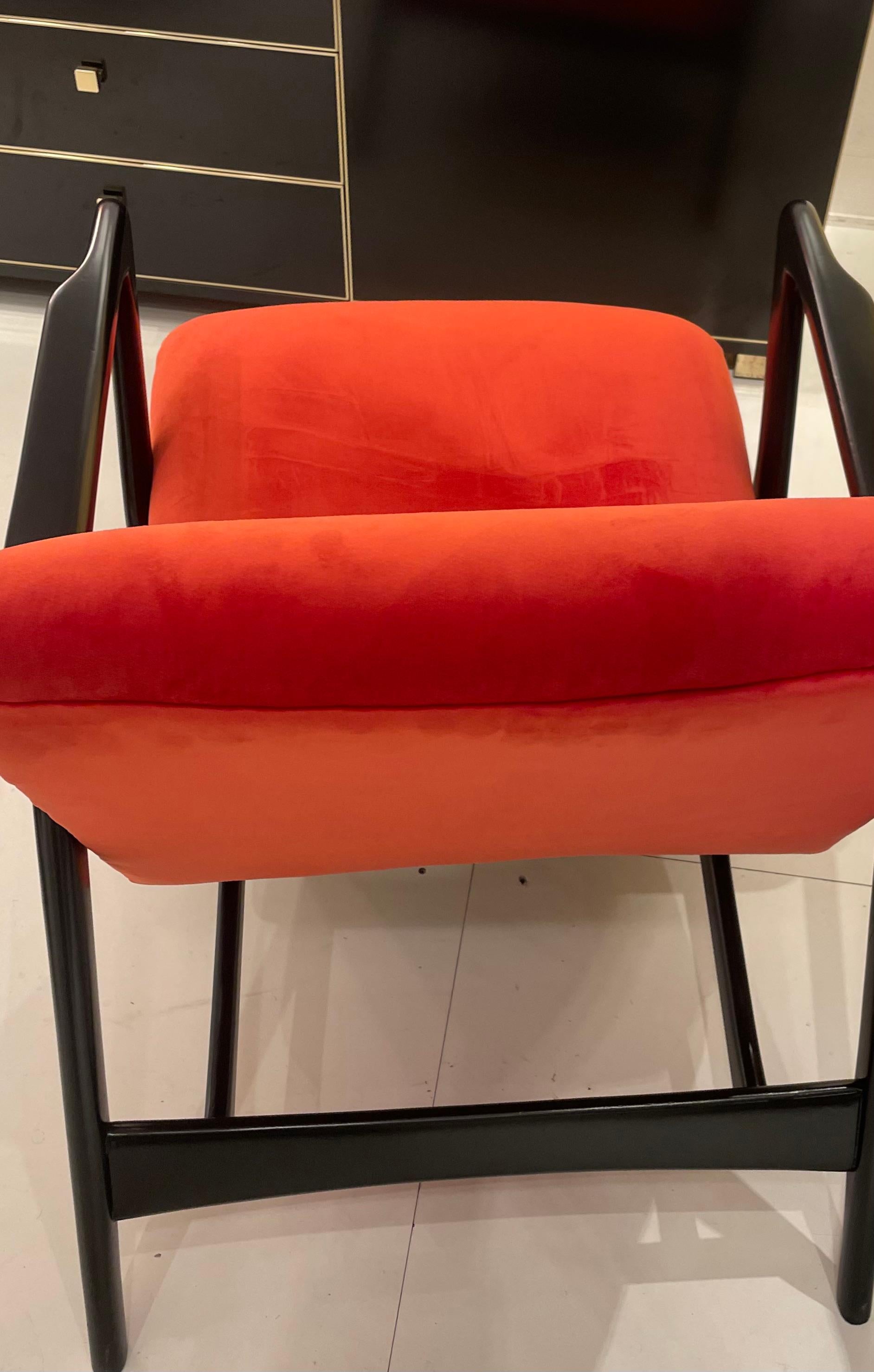 A Pair of Alfred Hendrickx Armchairs Covert in Coral Velvet, Belgium 1950. For Sale 2