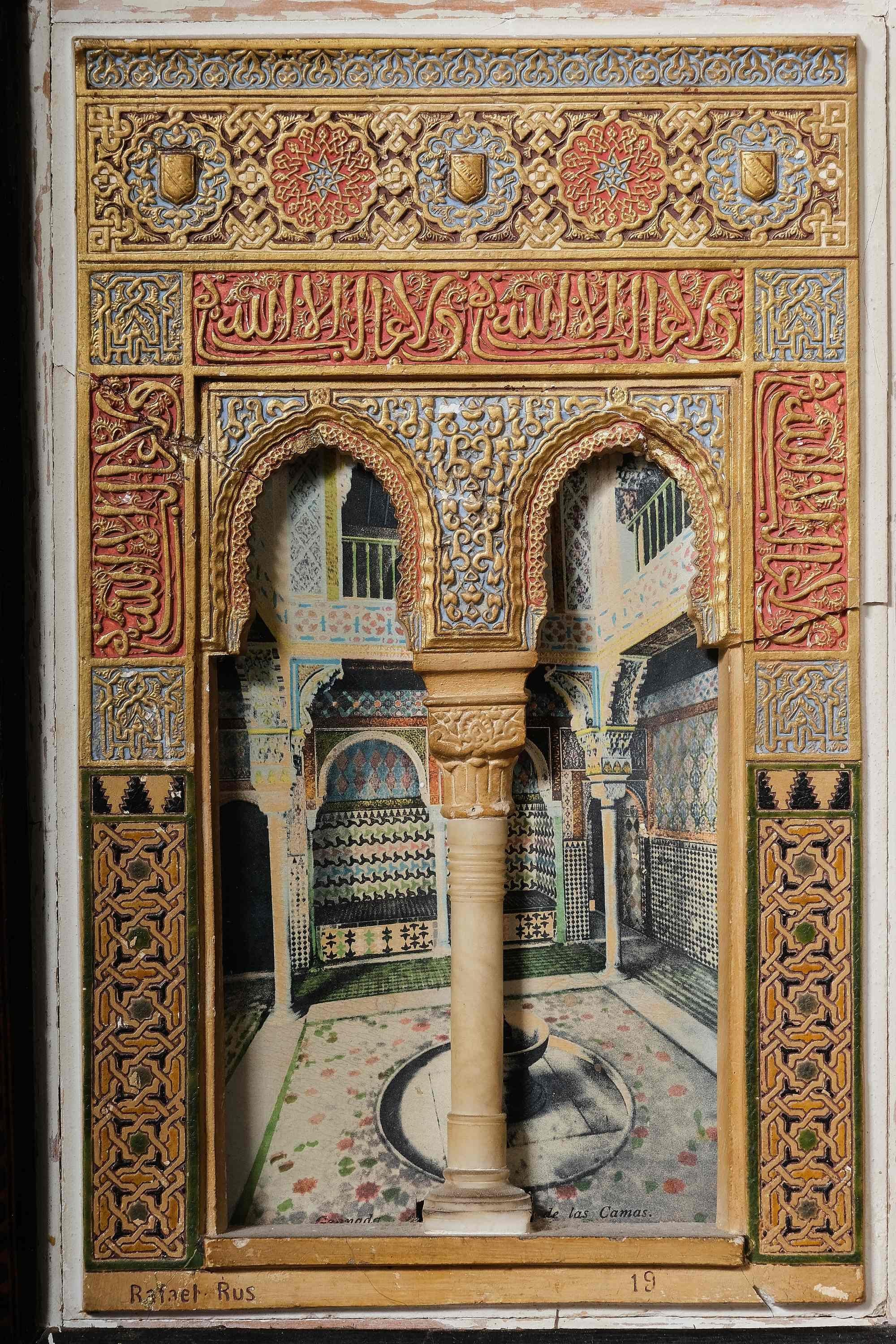 Espagnol Paire de « Alhambra-Fakatmodels », plaques en stuc polychromé, par Rafael Rus