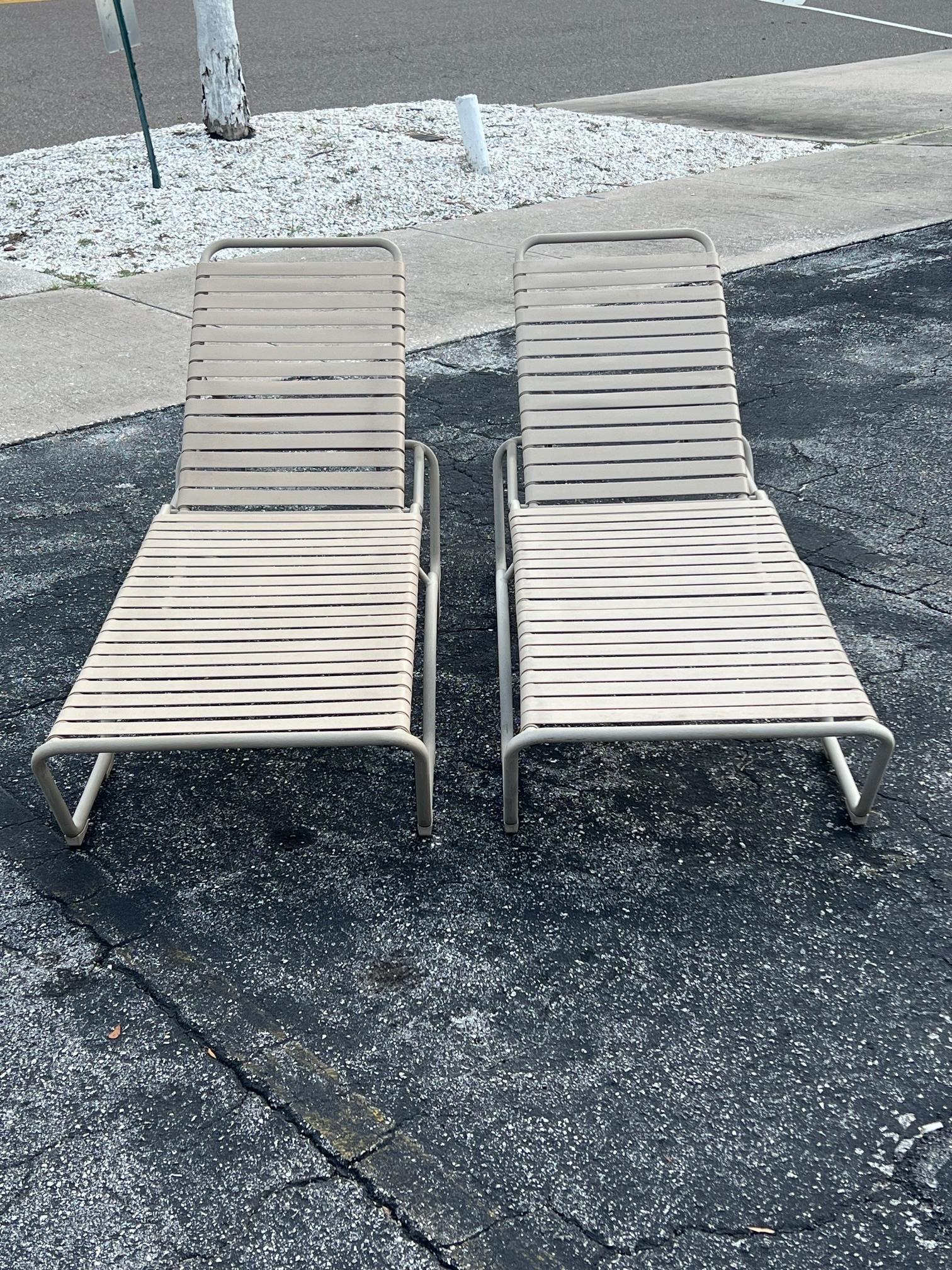 Pareja De Tumbonas De Aluminio Para Exteriores De Tropitone Con Cojines en venta 8