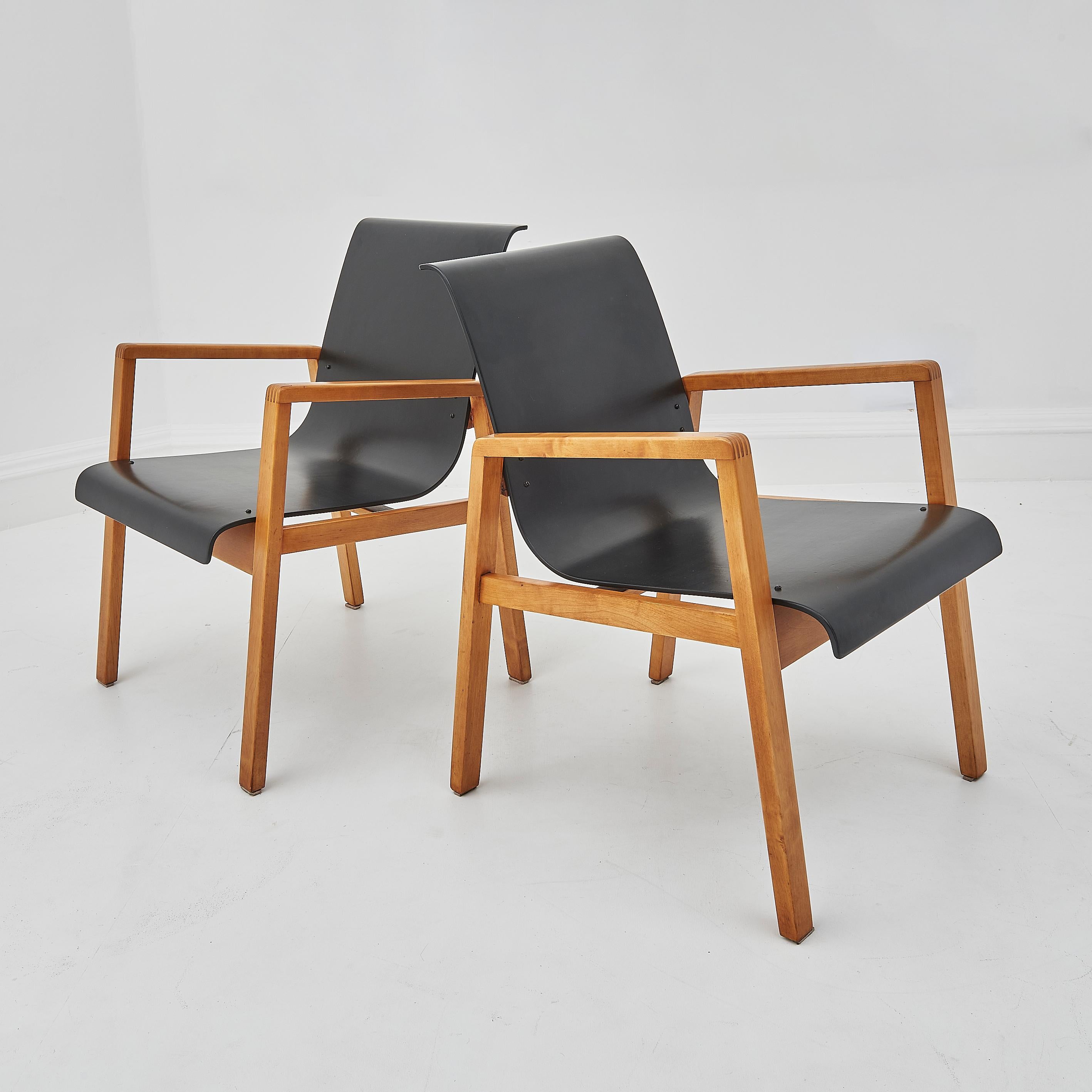 Mid-Century Modern Paire de chaises de couloir Alvar Aalto, modèle 403 par Finmar en vente