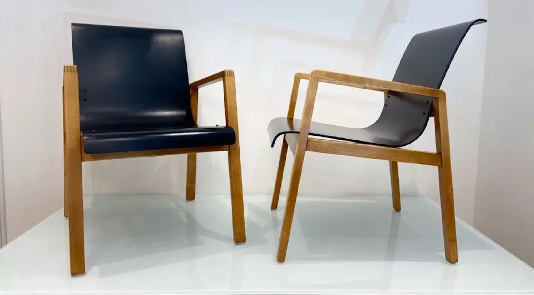 Paire de chaises de couloir Alvar Aalto, modèle 403 par Finmar Bon état - En vente à London, GB