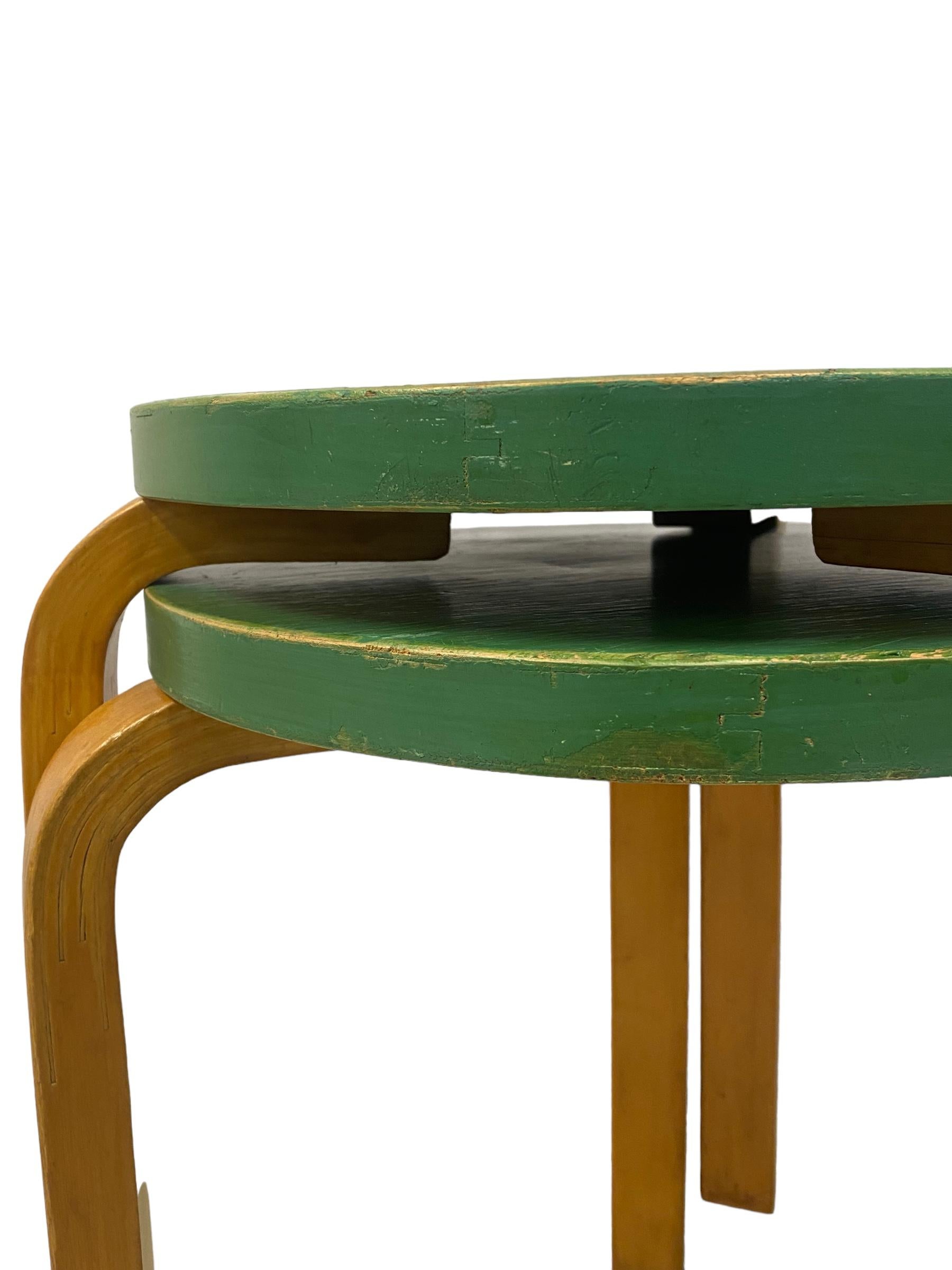 Bouleau Paire de tabourets empilables Alvar Aalto, modèle 60 en vente