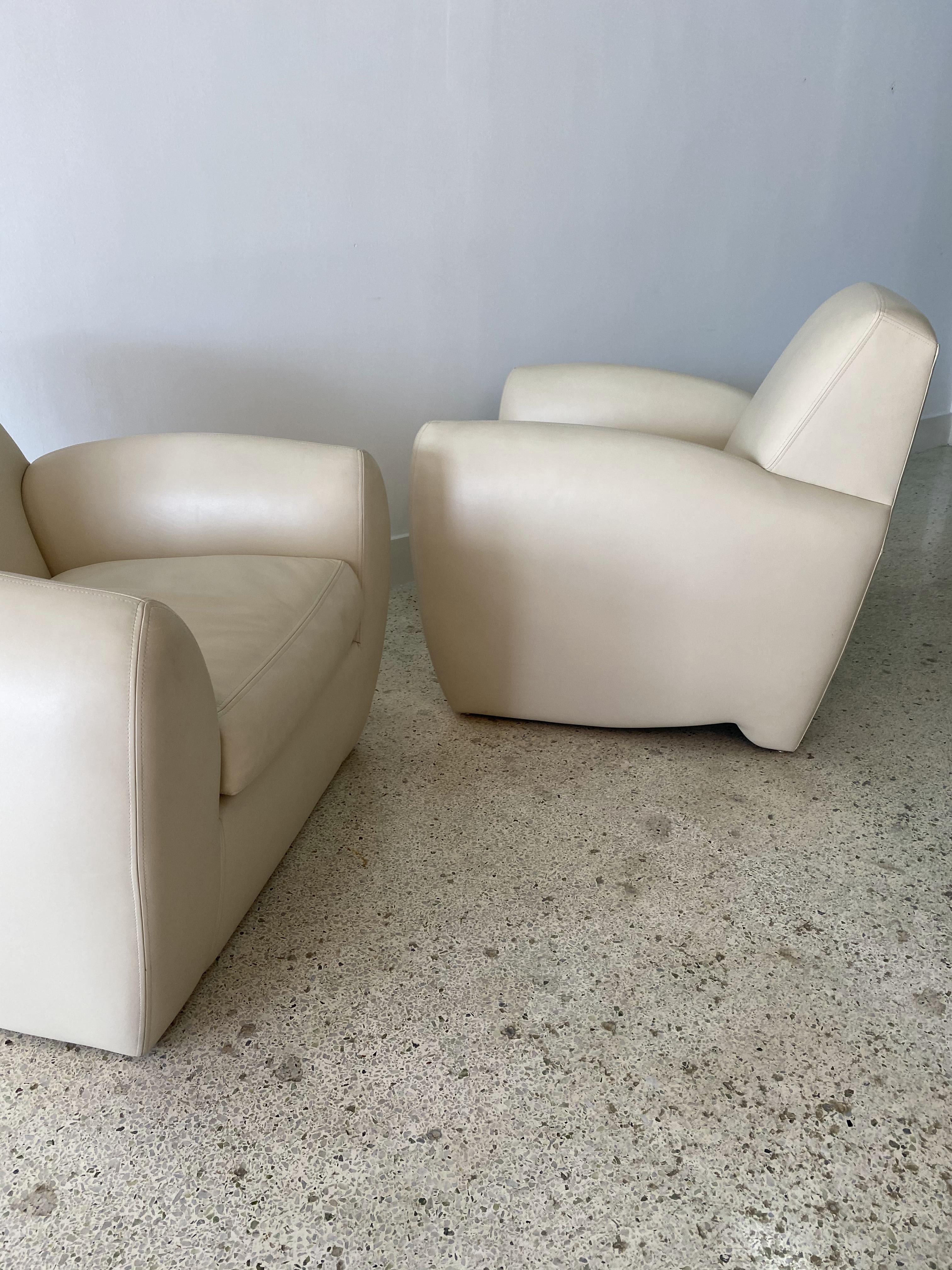 Pair of American Modern Cream Leather Ken Zu Club Chairs, Dakota Jackson In Good Condition In Hollywood, FL